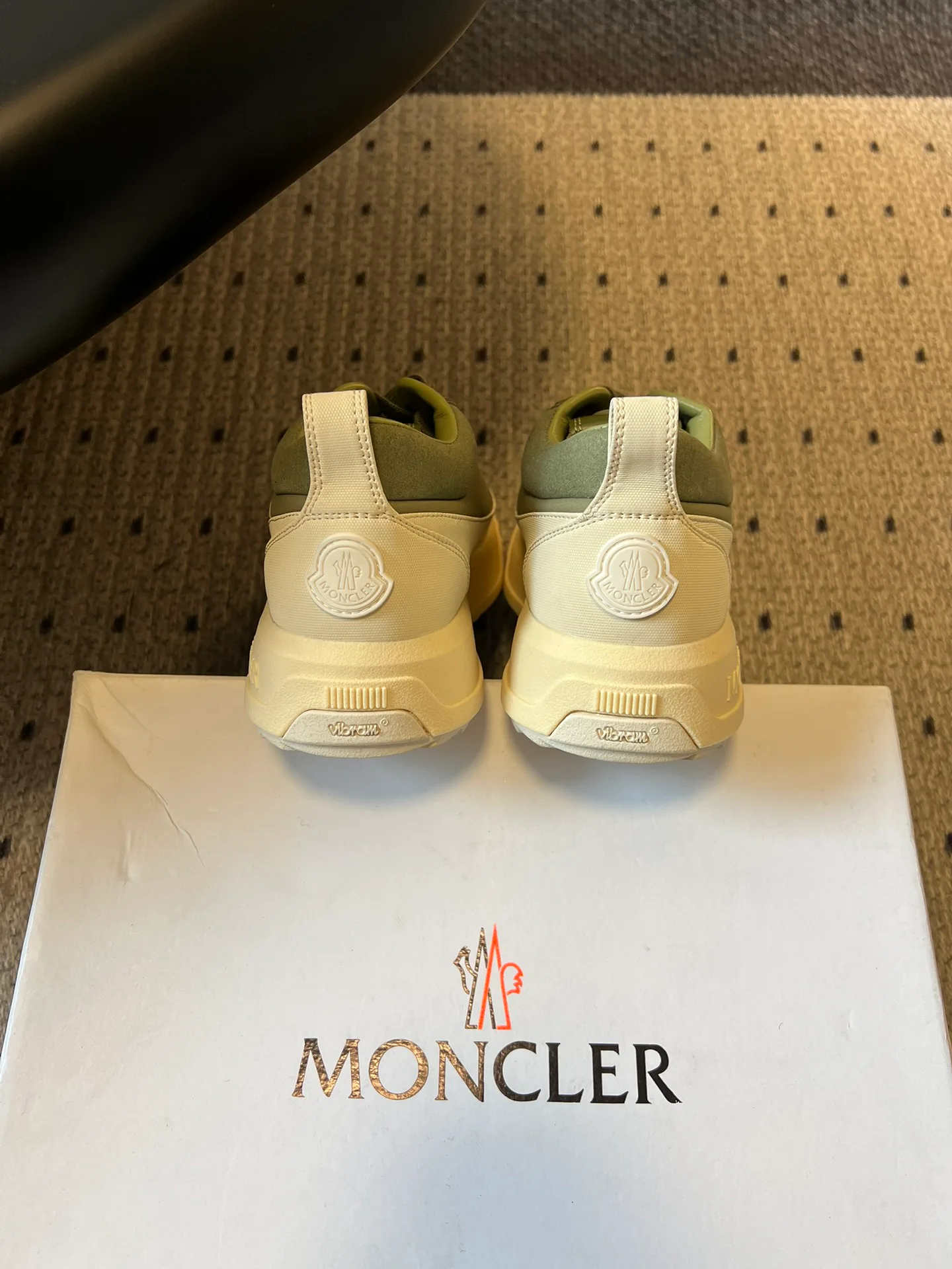 Кроссовки Женские Moncler 4404932
