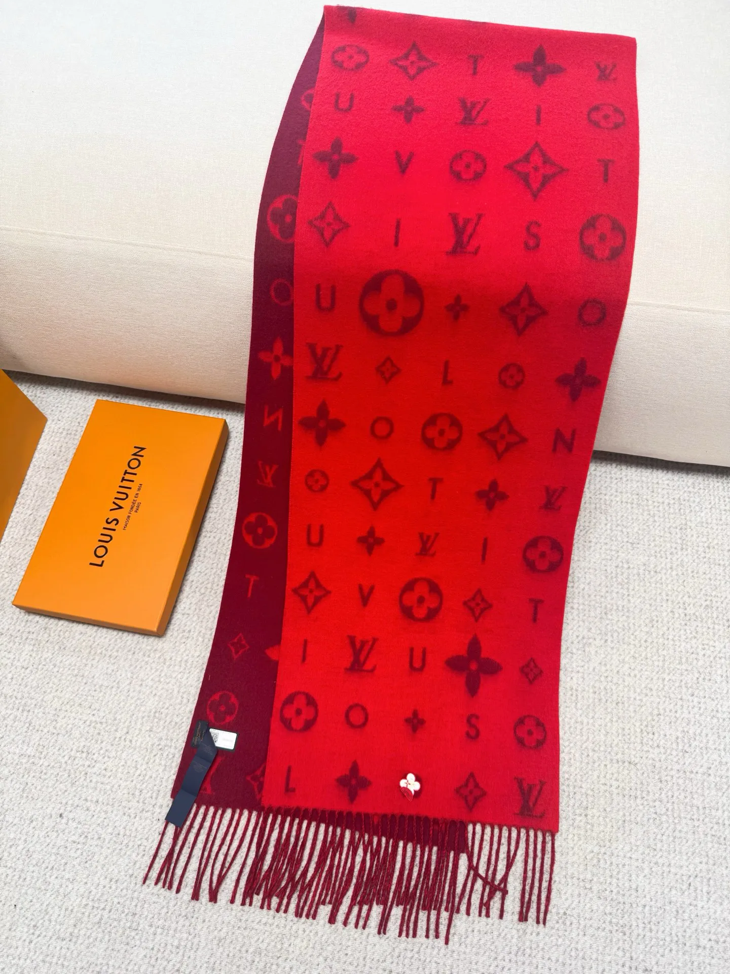 Шарфы Louis Vuitton 18261899