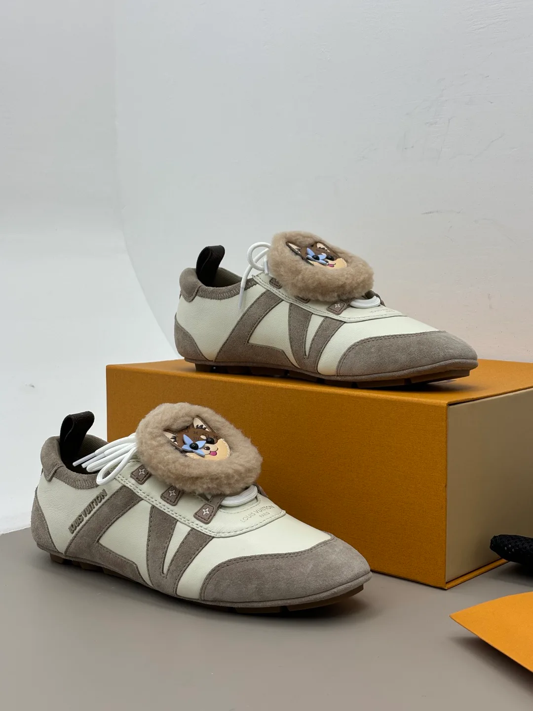 Кроссовки Женские Louis Vuitton 18006206