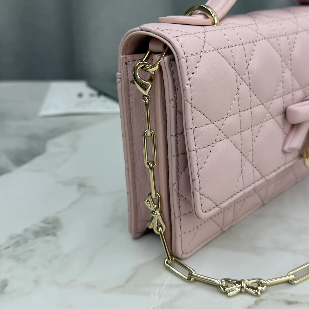 Классические Сумки Женские Christian Dior 12594755