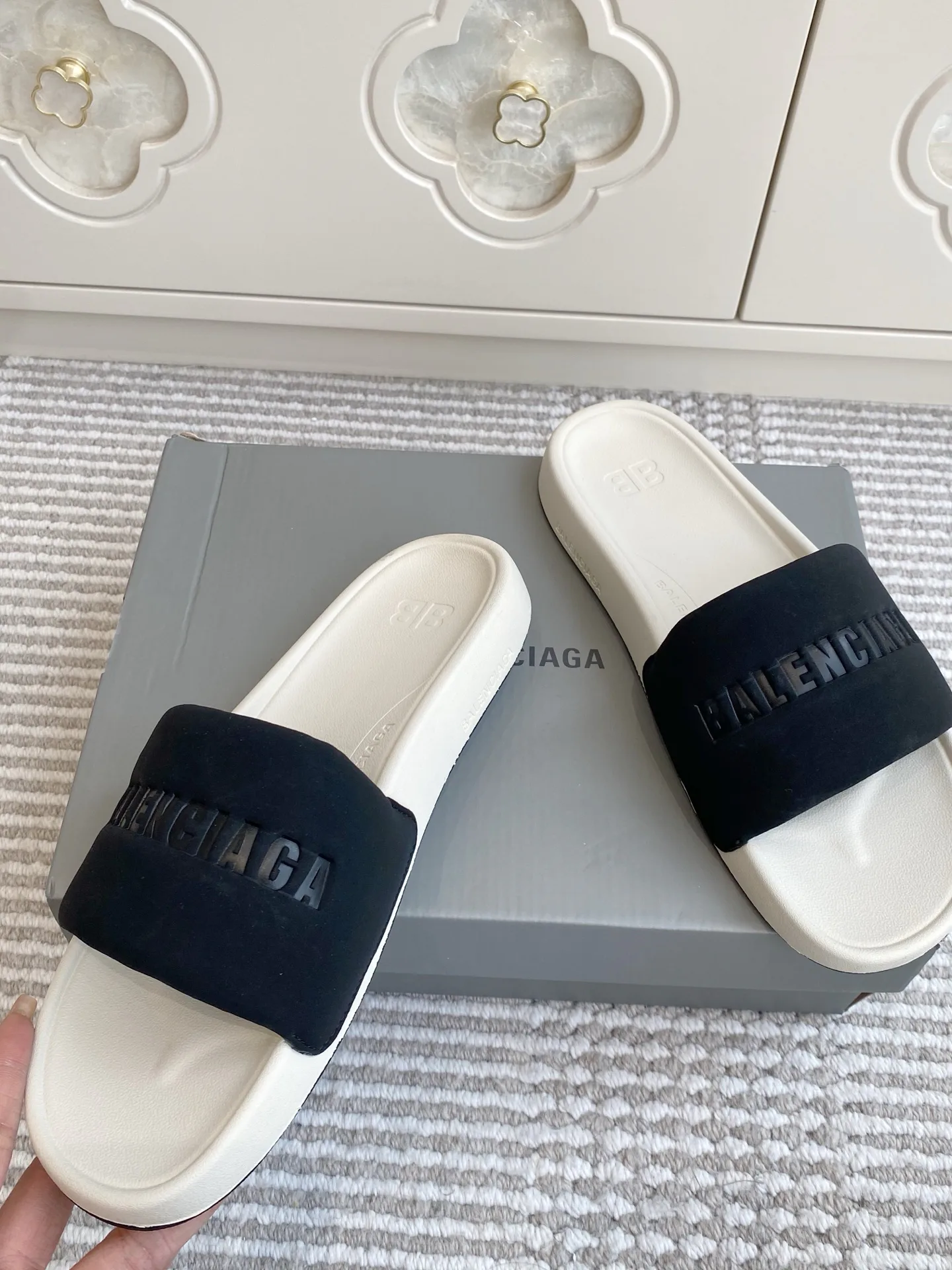Шлепанцы Женские Balenciaga 11430324