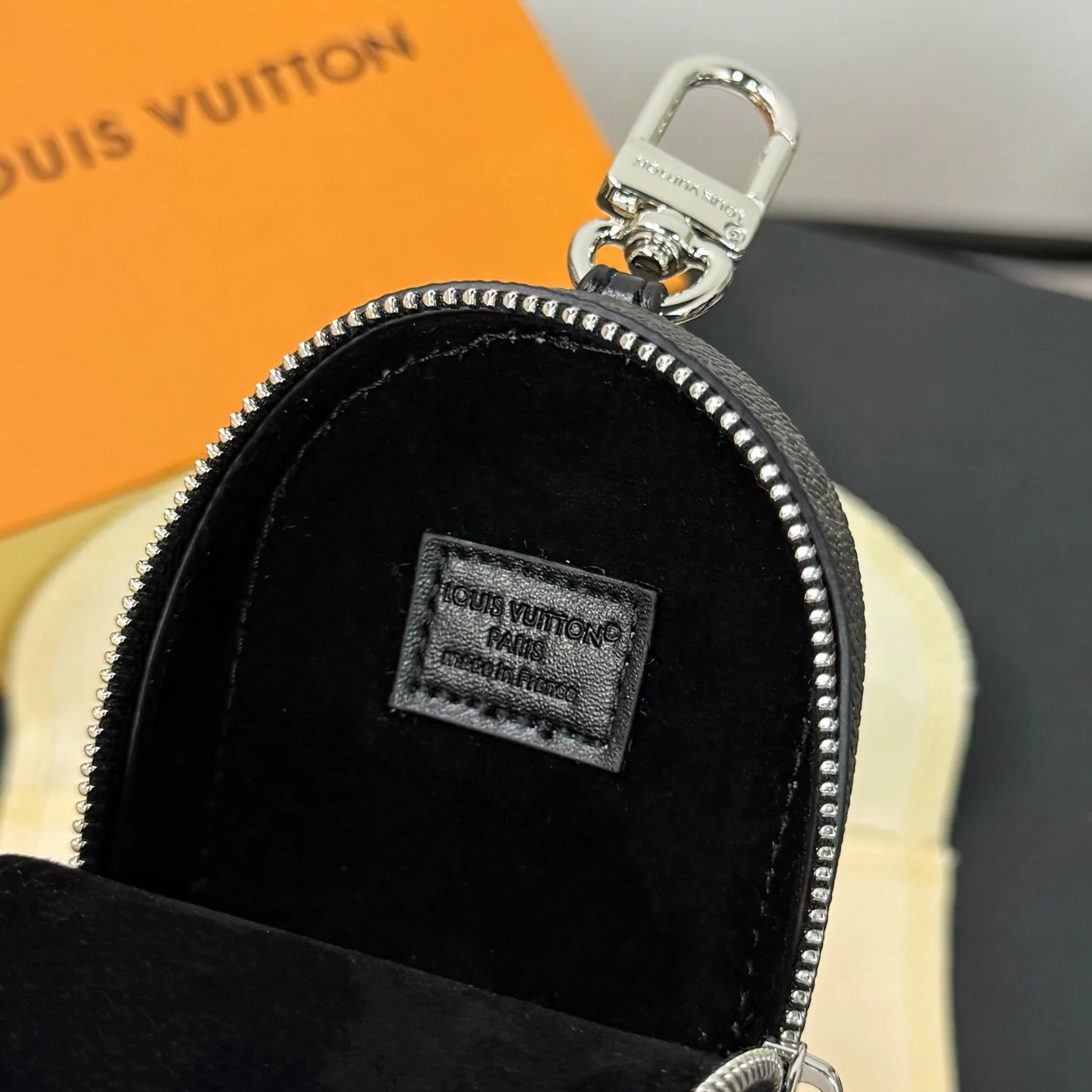 Клатчи Женские Louis Vuitton 13271461
