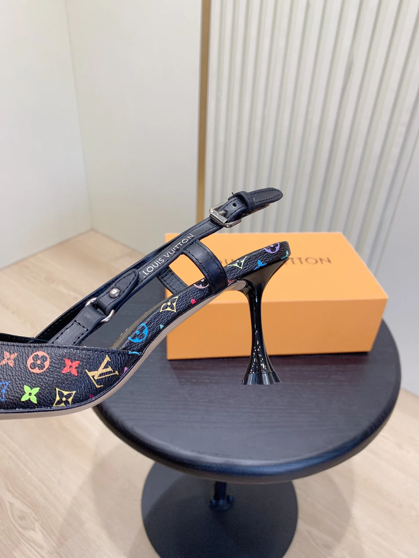 Туфли Женские Louis Vuitton 1834457