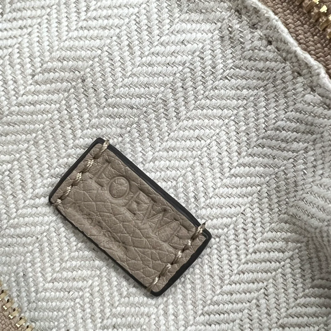 Клатчи Женские Loewe 13401816