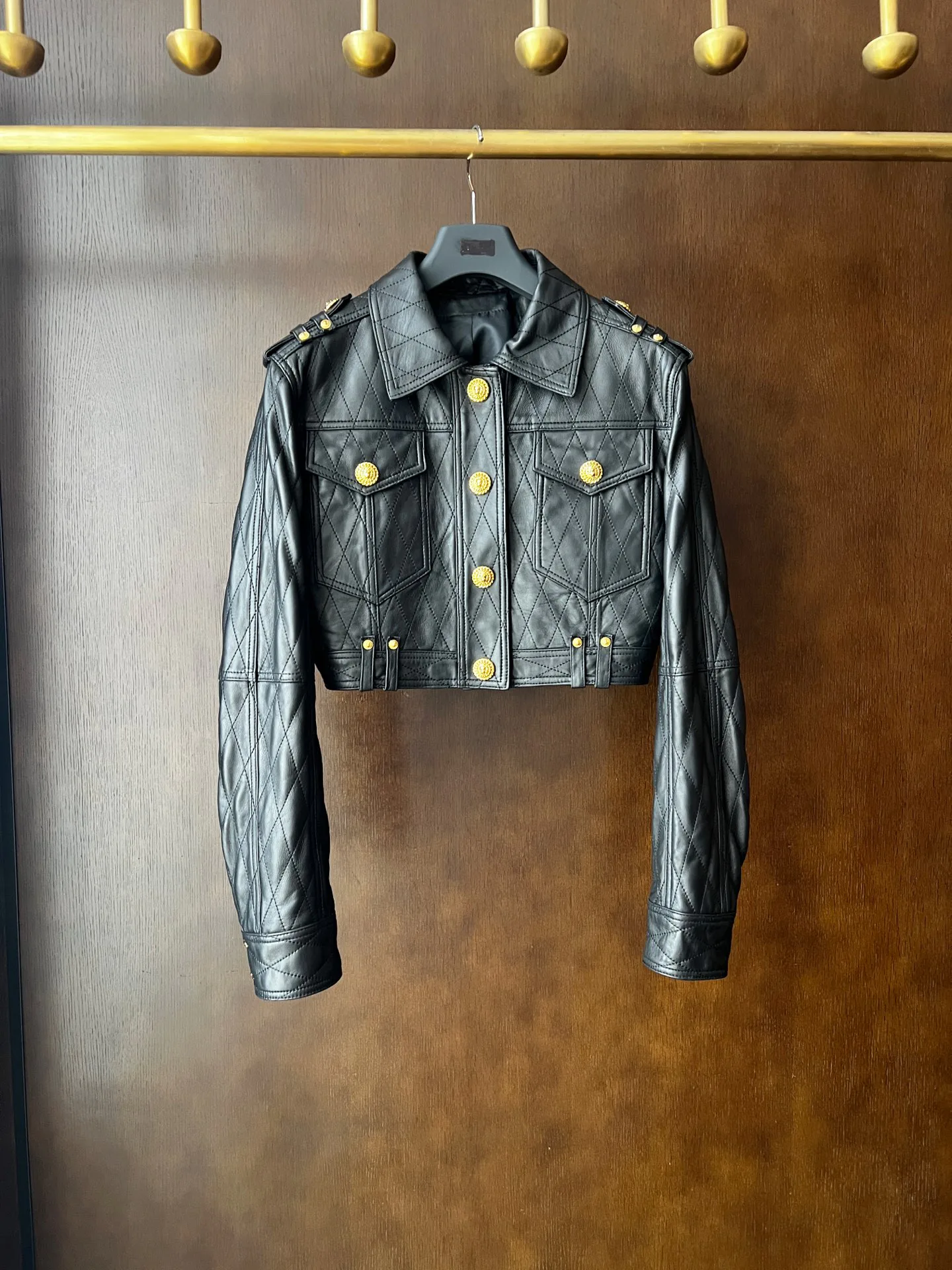 Кожаные Куртки И Дублёнки Женские Chanel 9101645