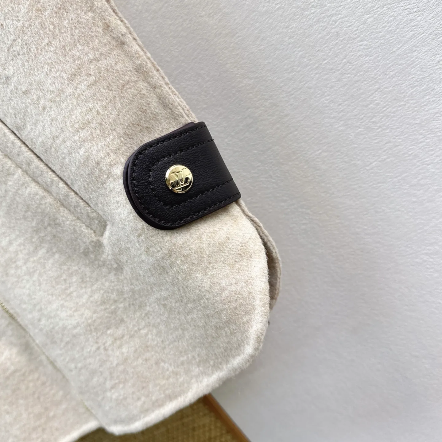 Жилеты Женские Louis Vuitton 19145894