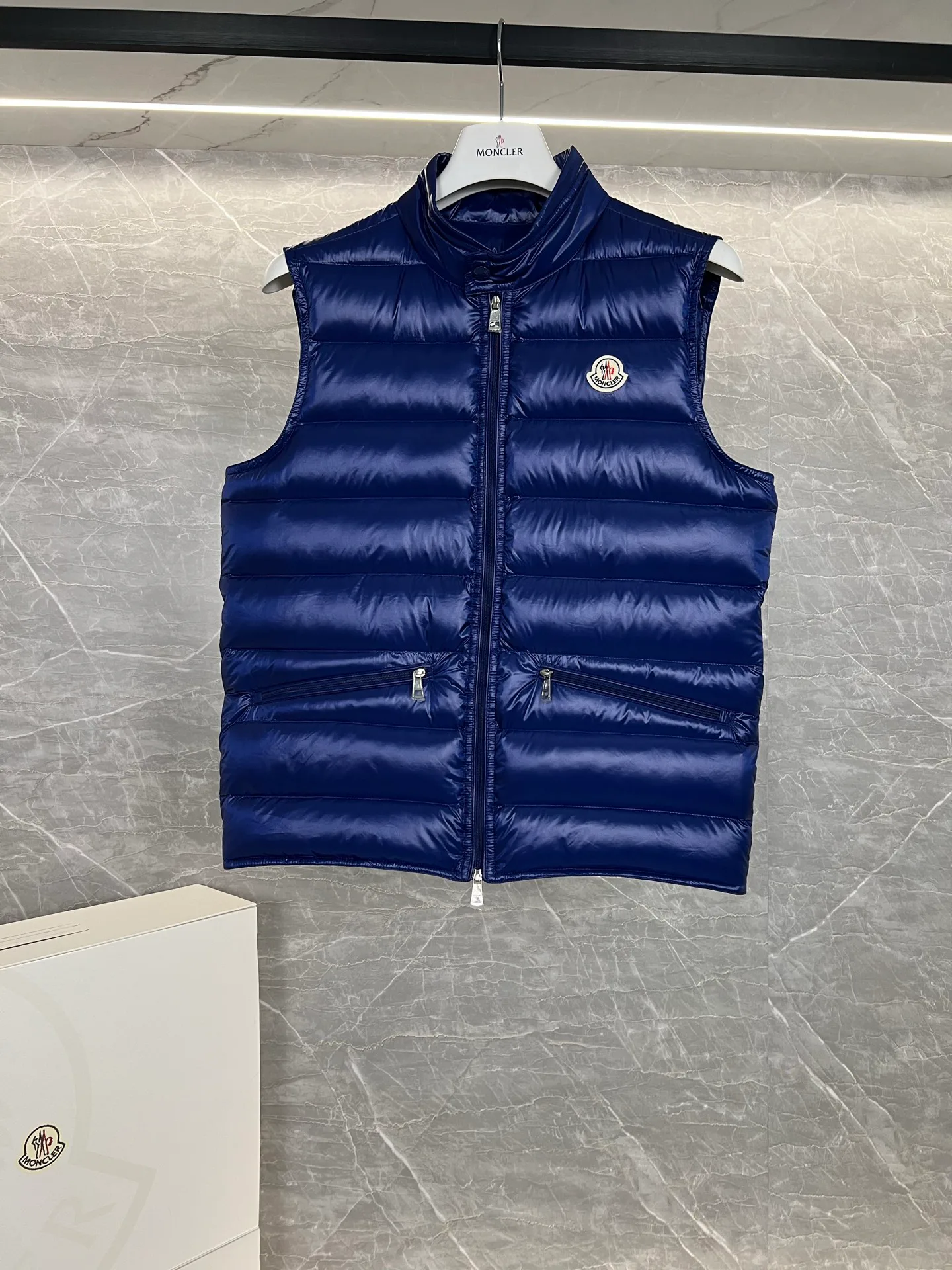 Жилеты Женские Moncler 18111333