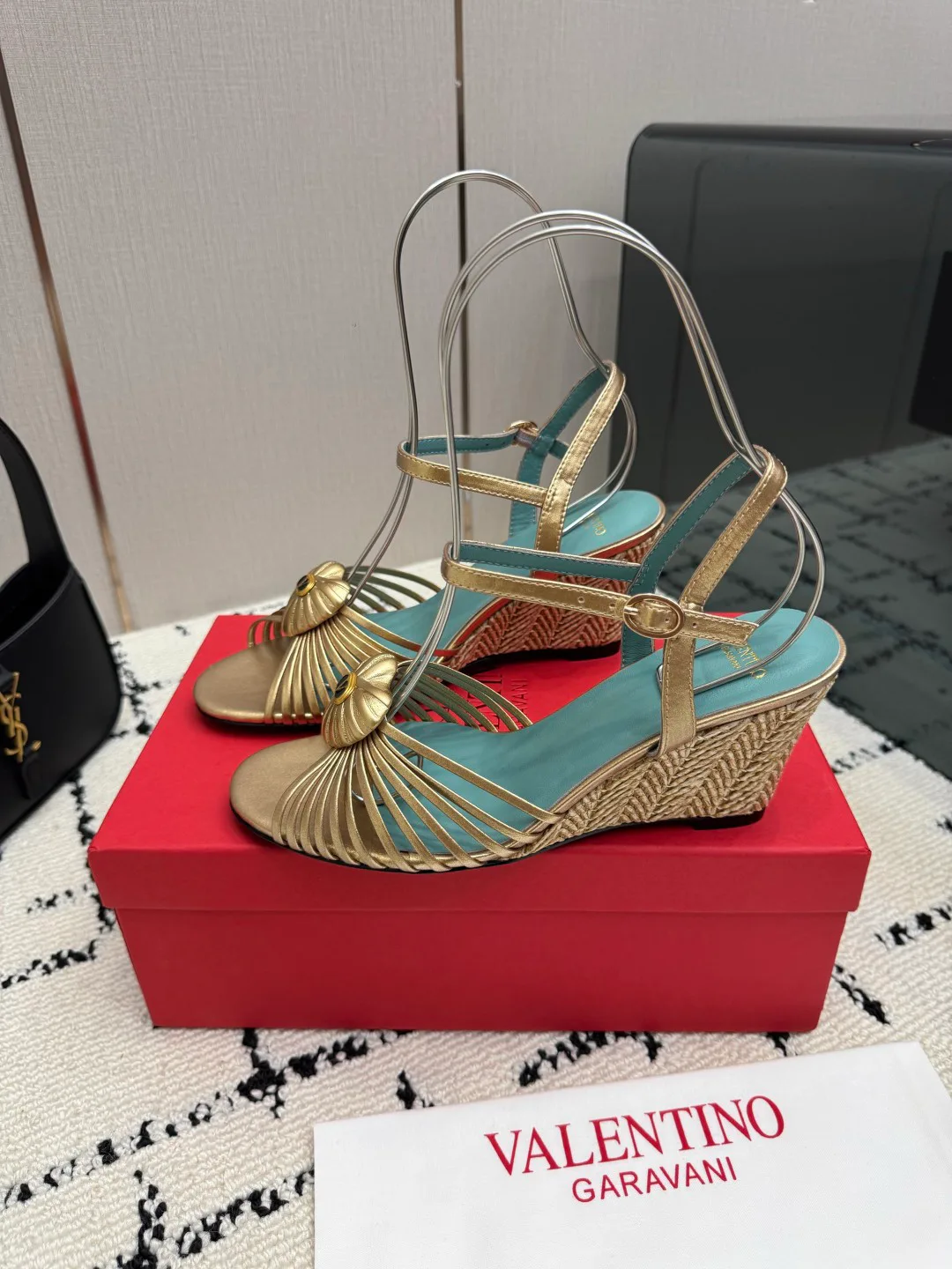 Босоножки Женские Valentino 18049000