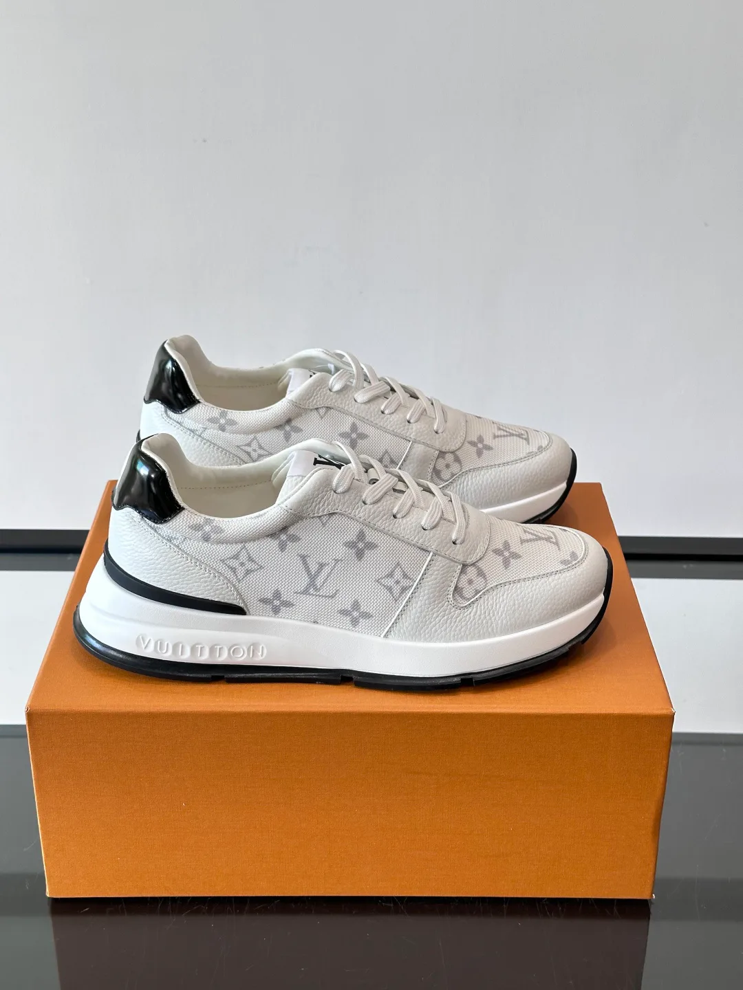 Кроссовки Мужские Louis Vuitton 367176