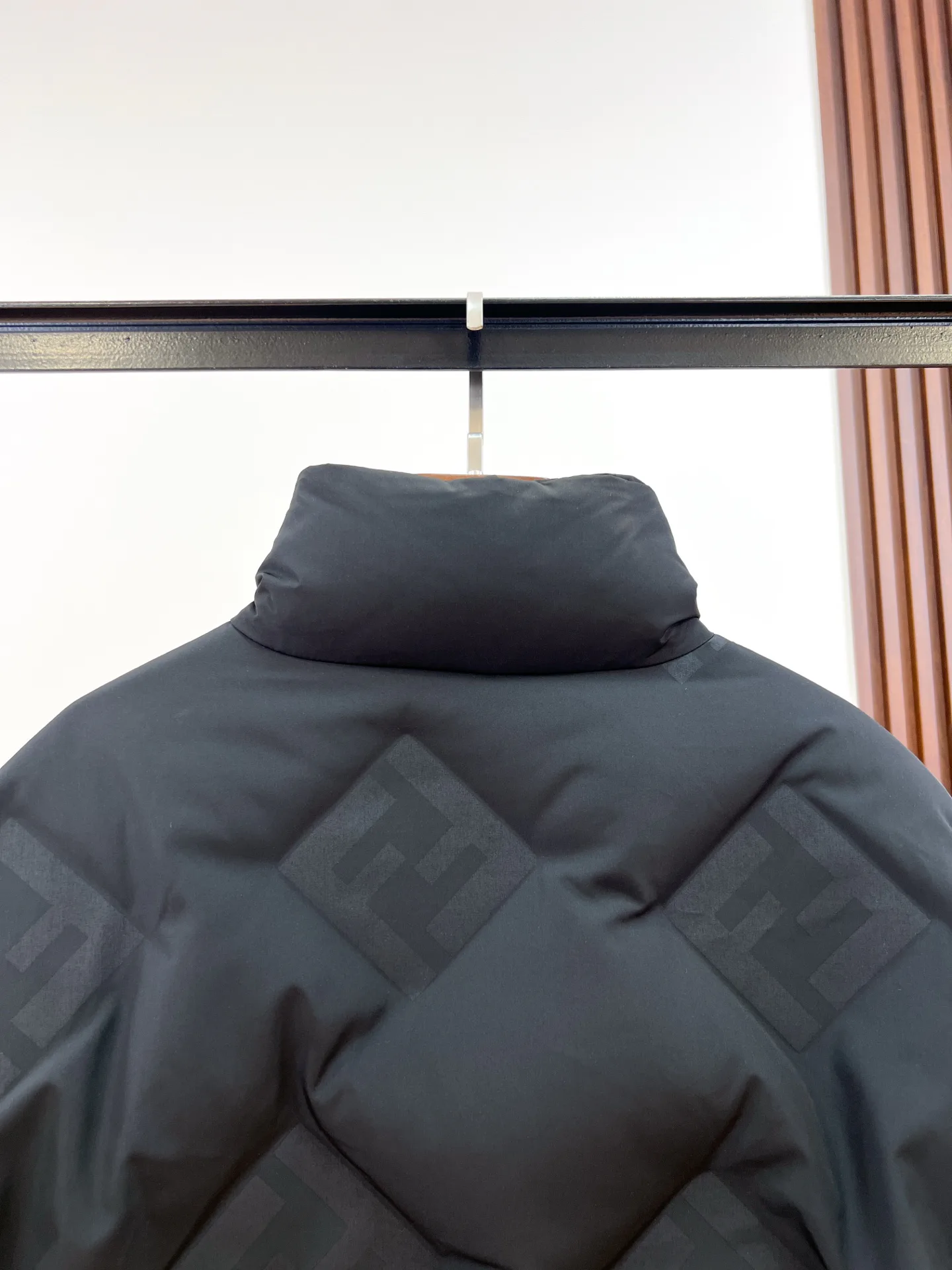 Куртки И Пуховики Женские Fendi 18279529