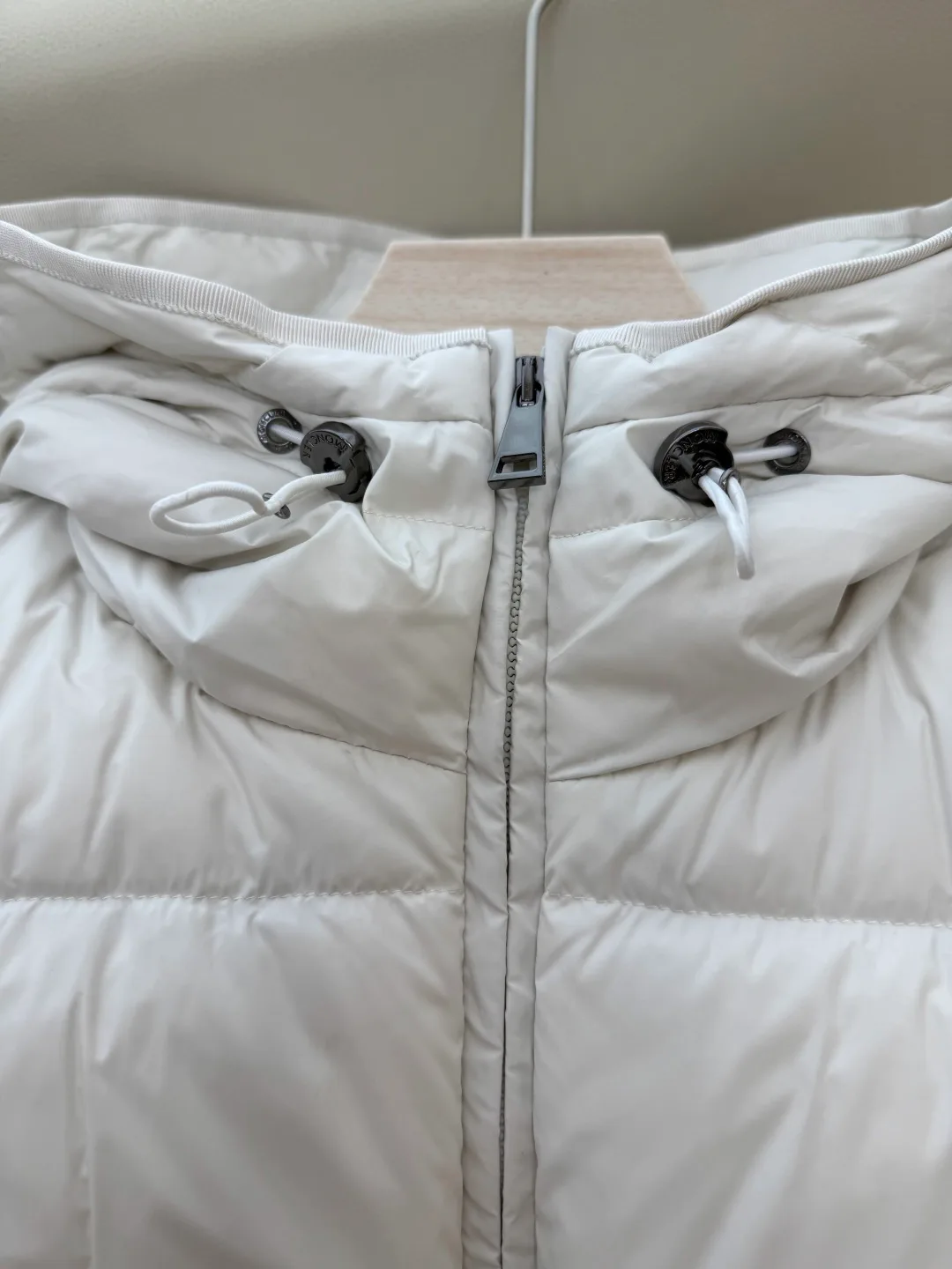 Куртки И Пуховики Женские Moncler 18629925