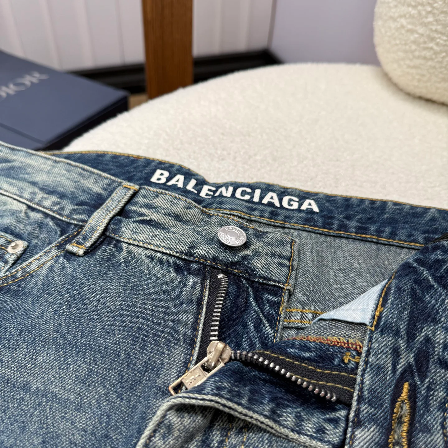 Джинсы Мужские Balenciaga 18029722