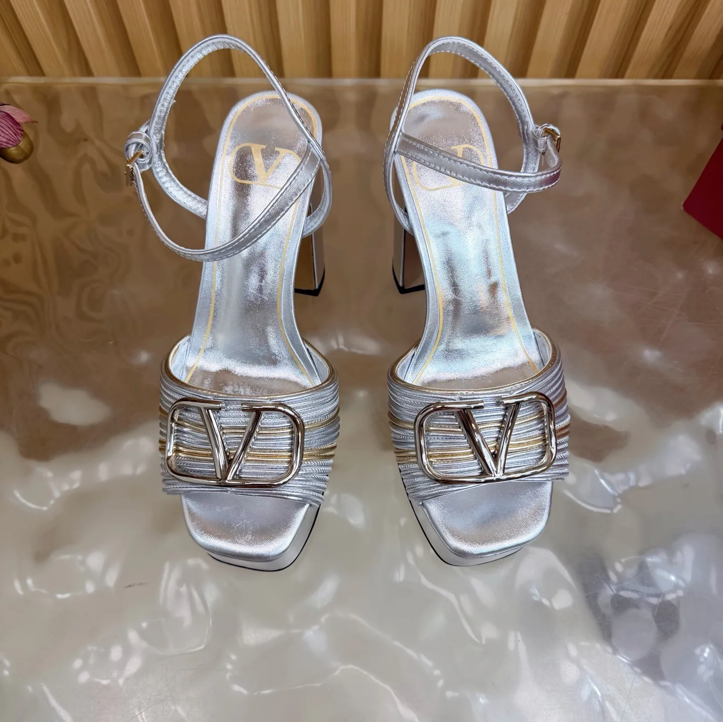 Босоножки Женские Valentino 12859218