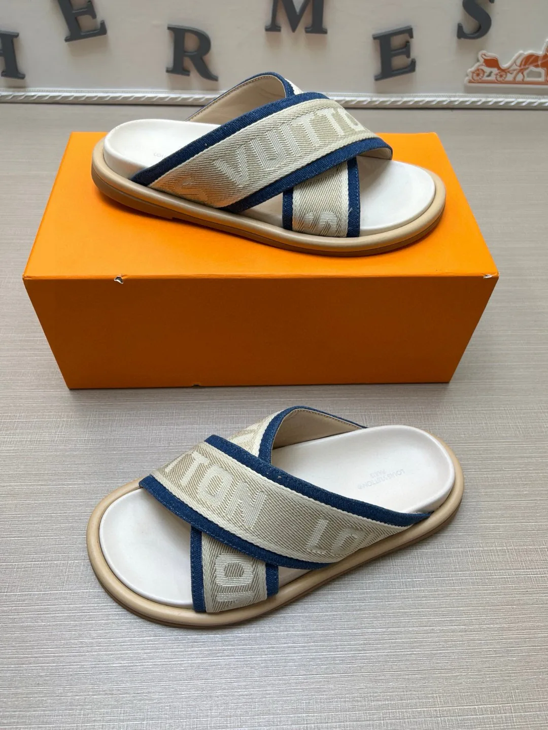 Шлепанцы Женские Louis Vuitton 9801555