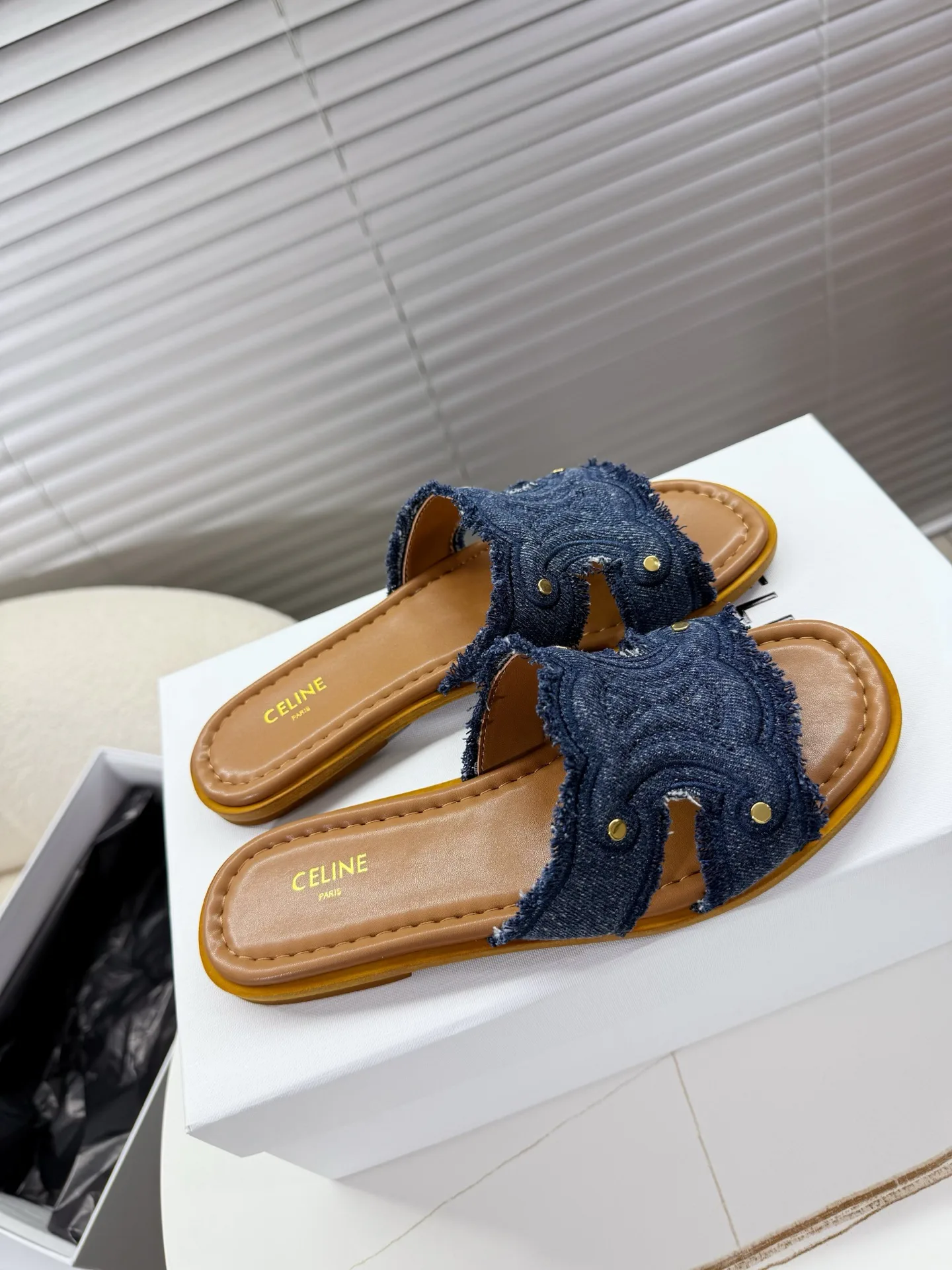 Шлепанцы Женские Celine 11658943