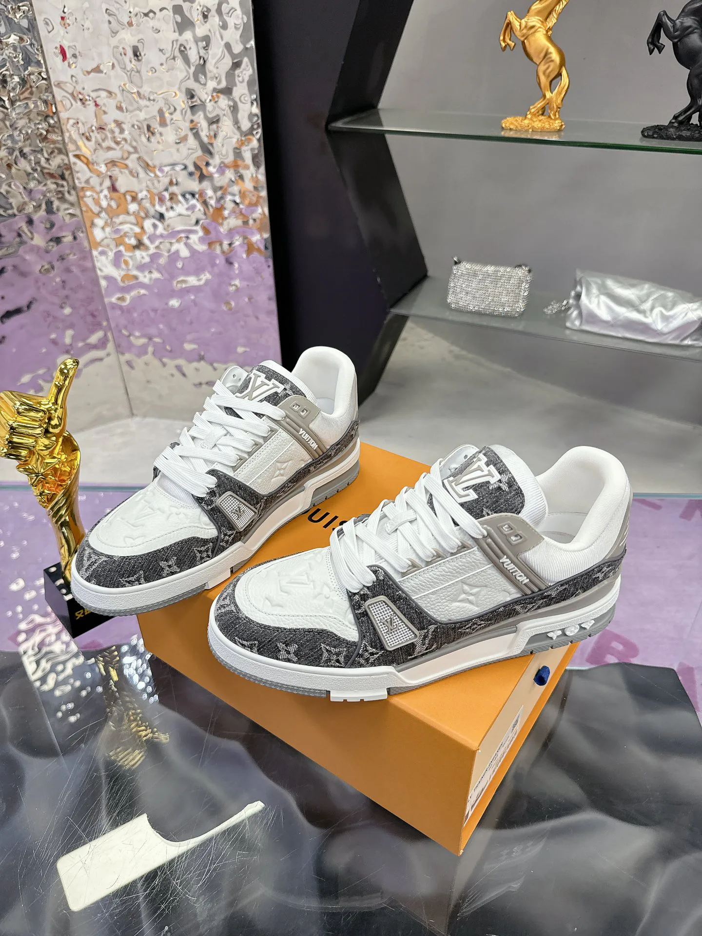 Кроссовки Женские Louis Vuitton 1124280