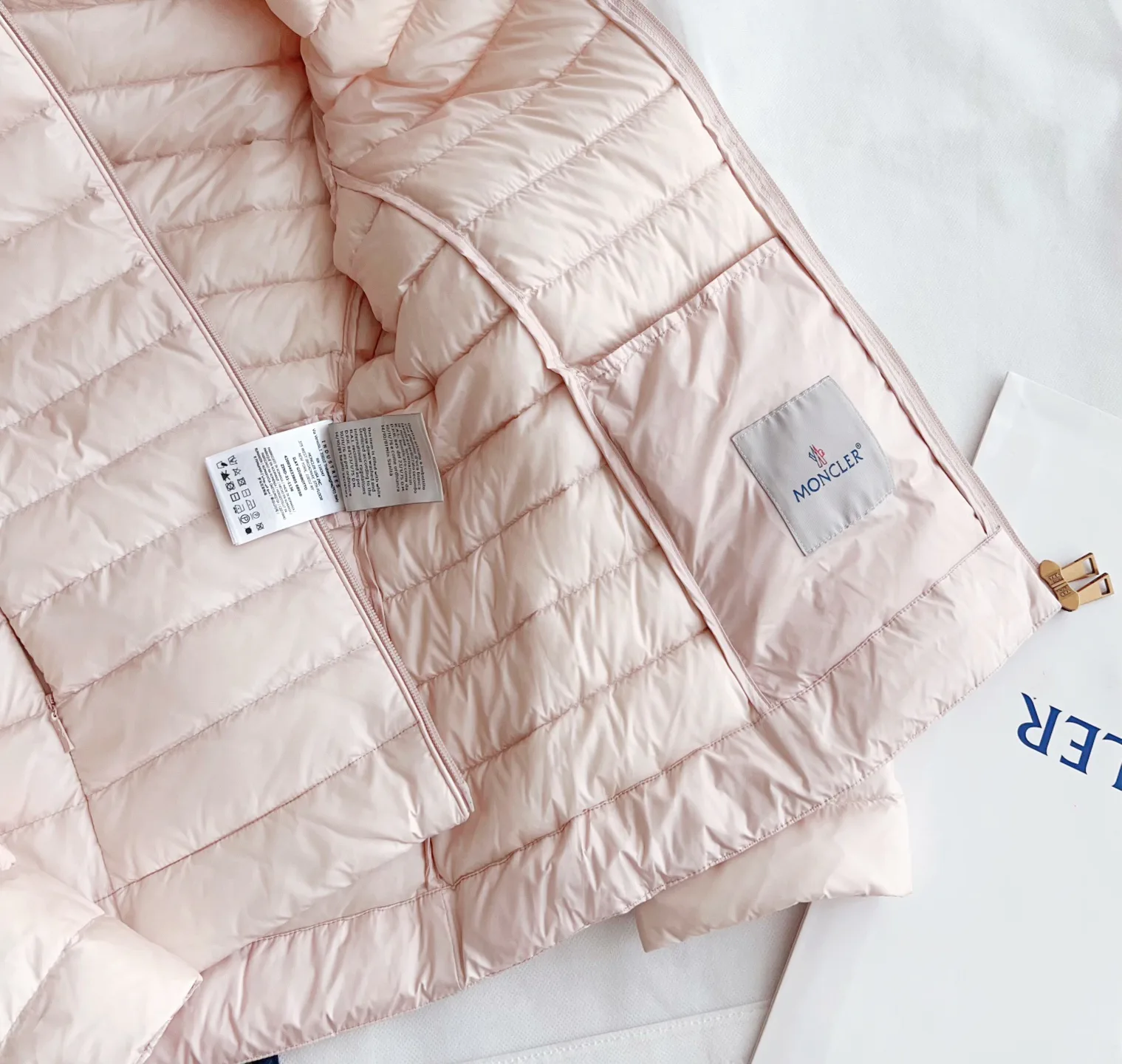 Куртки И Пуховики Женские Moncler 19417523