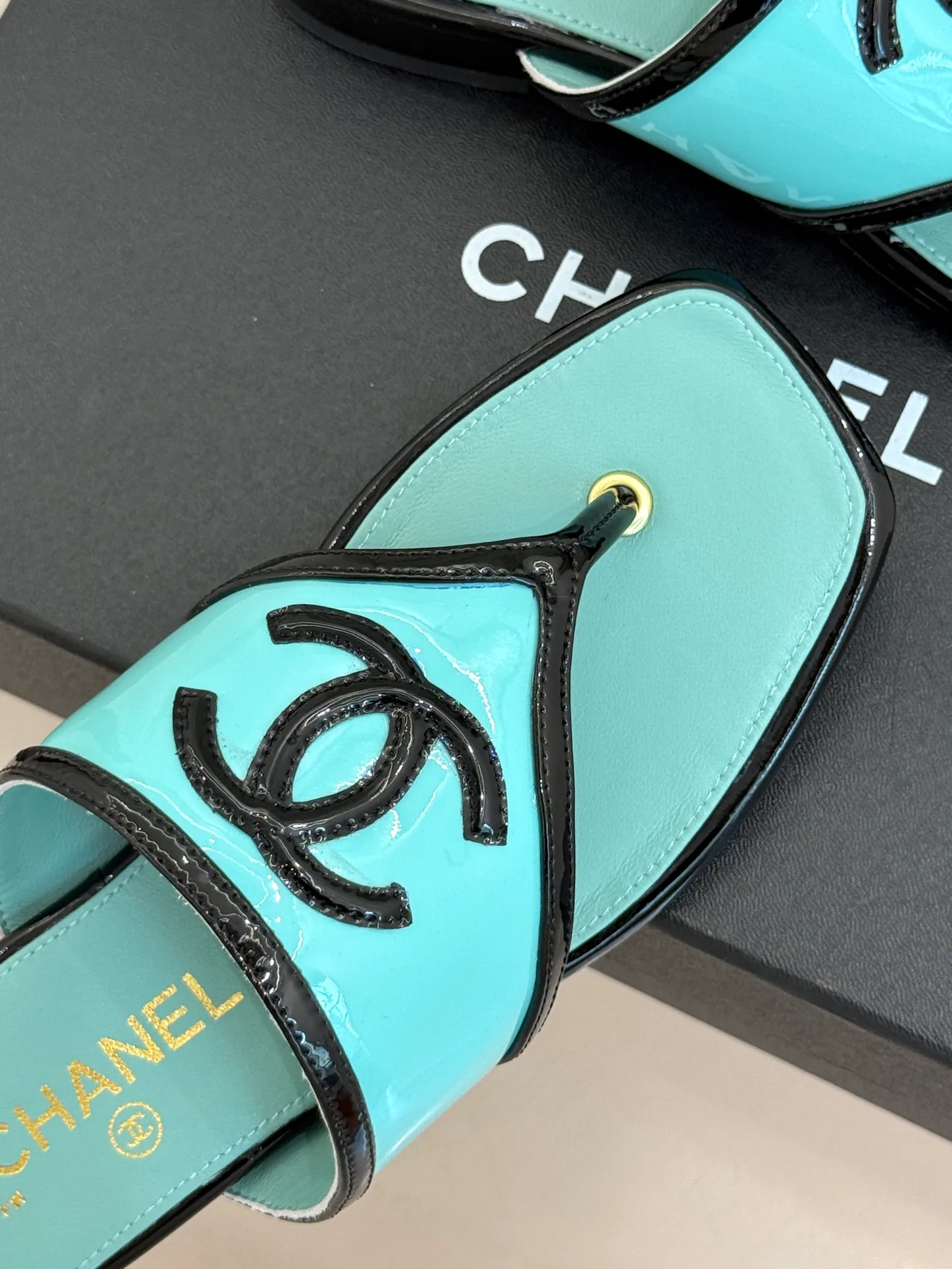 Шлепанцы Женские Chanel 17425293