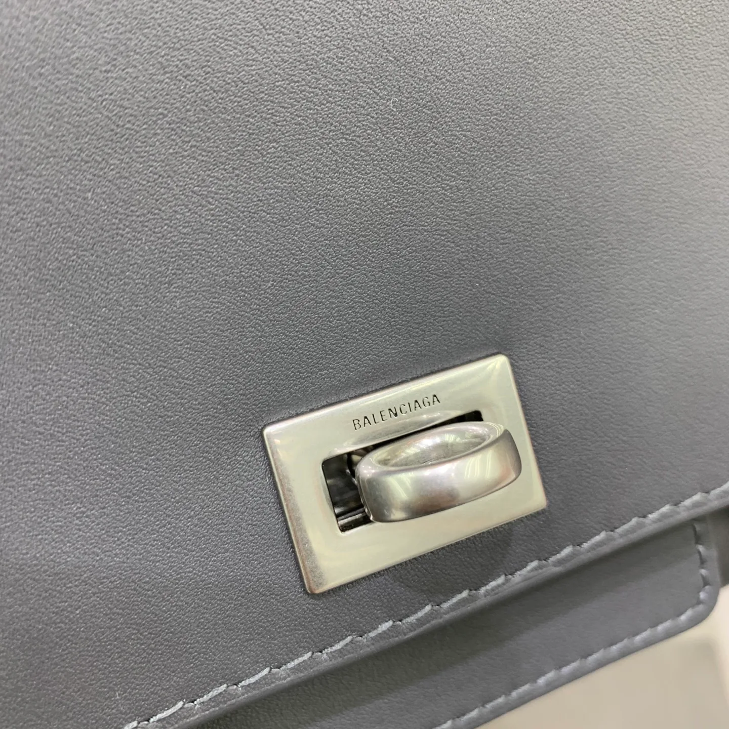 Клатчи Женские Balenciaga 13552729