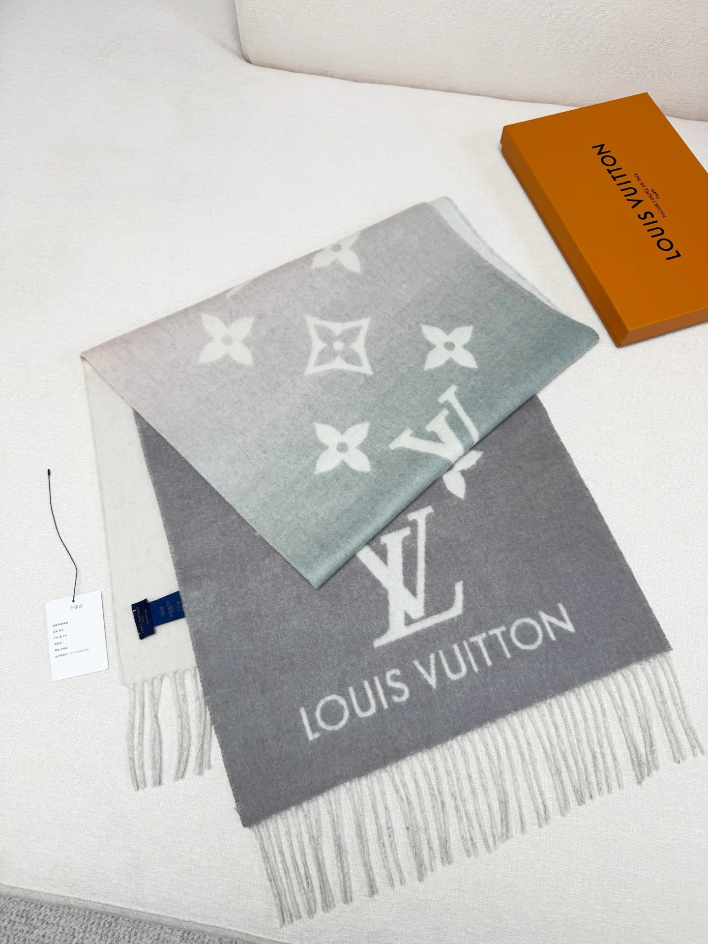 Шарфы Louis Vuitton 17945393