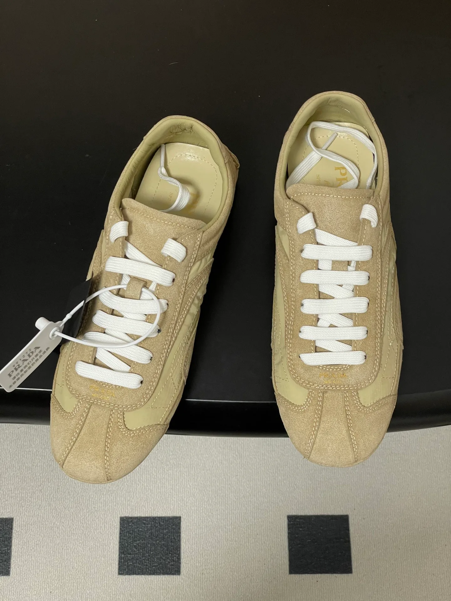 Кроссовки Женские Prada 12810935