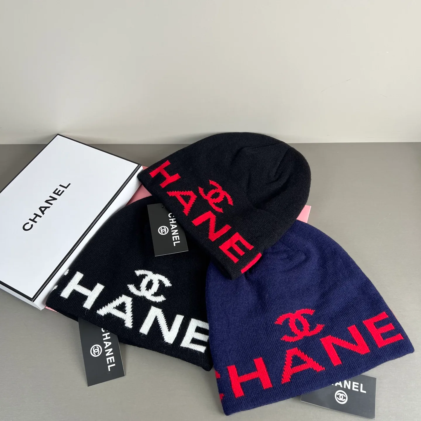 Головные Уборы Chanel 18093225