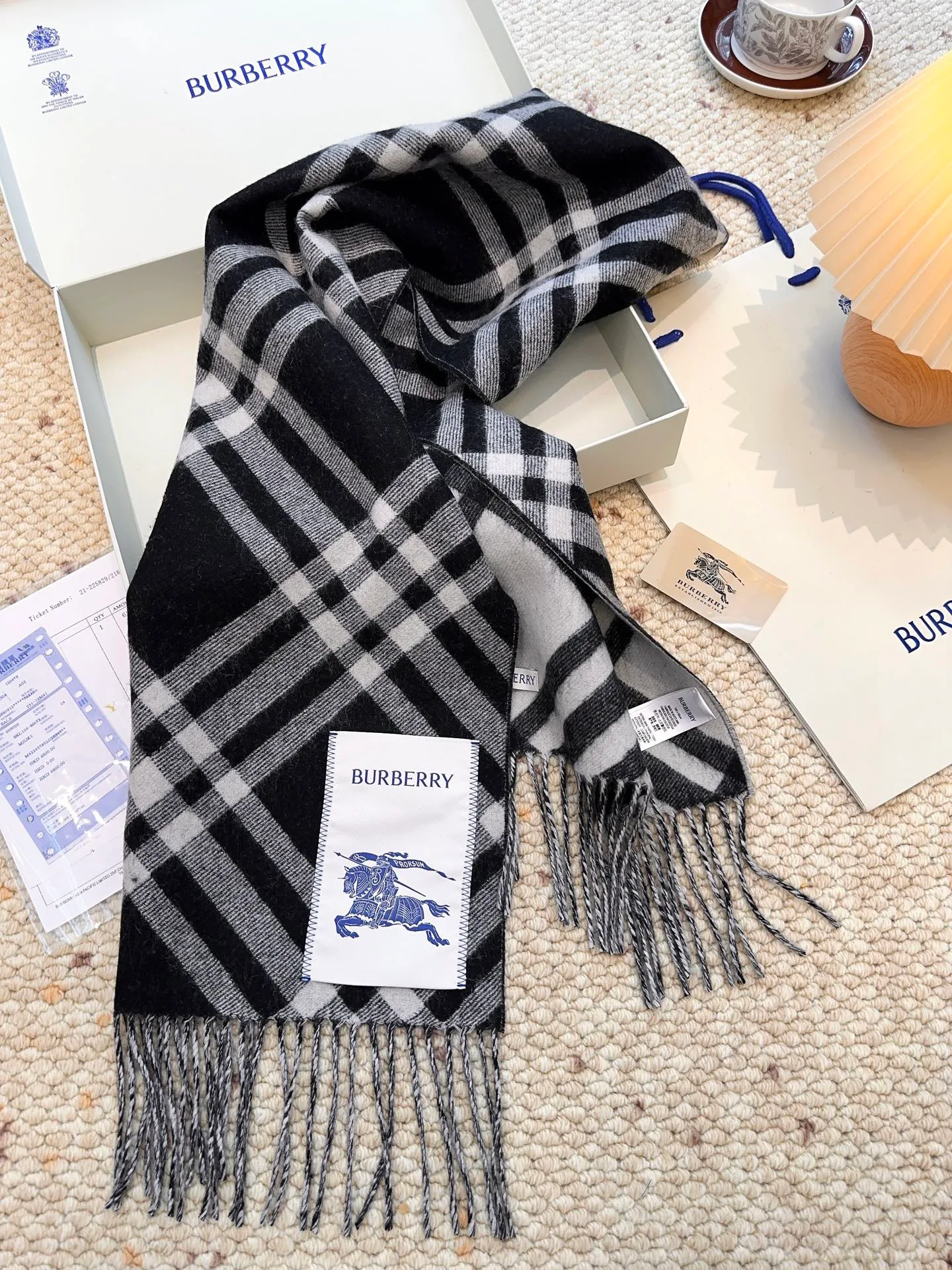 Шарфы Burberry 18105488