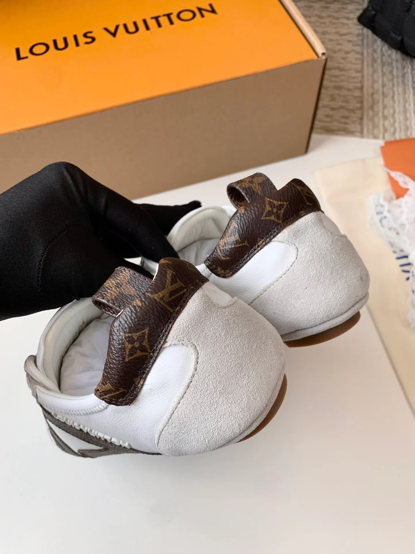 Кроссовки Женские Louis Vuitton 17753808
