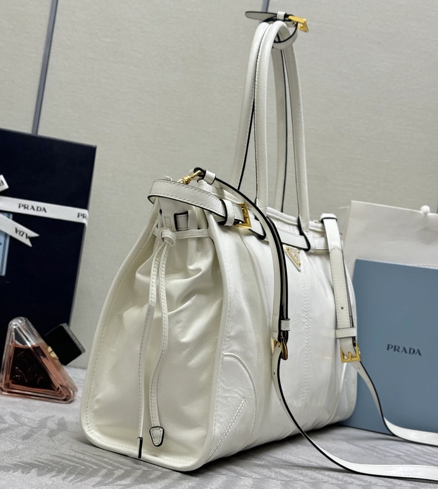 Классические Сумки Женские Prada 11462526