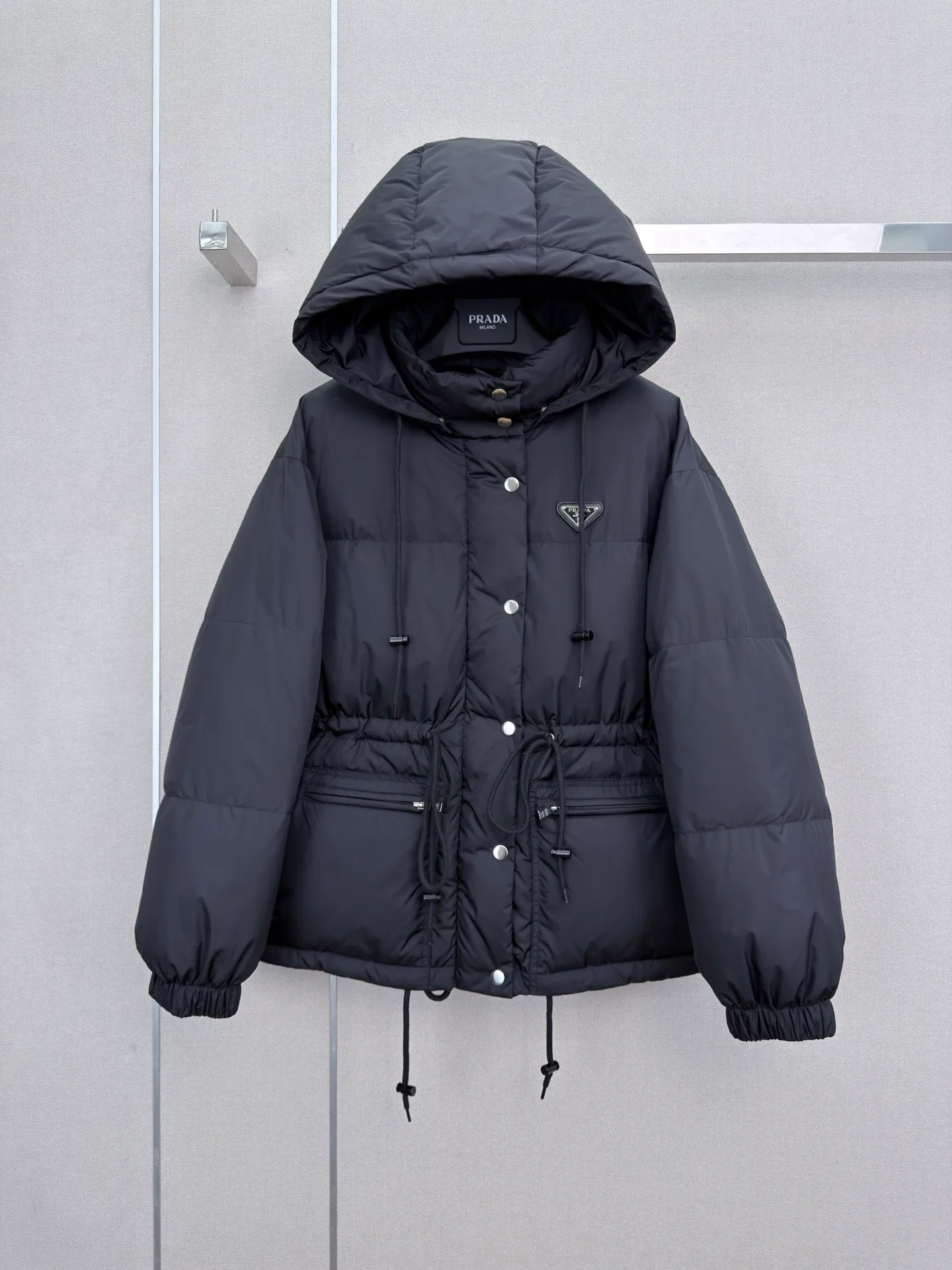 Куртки И Пуховики Женские Prada 18348171
