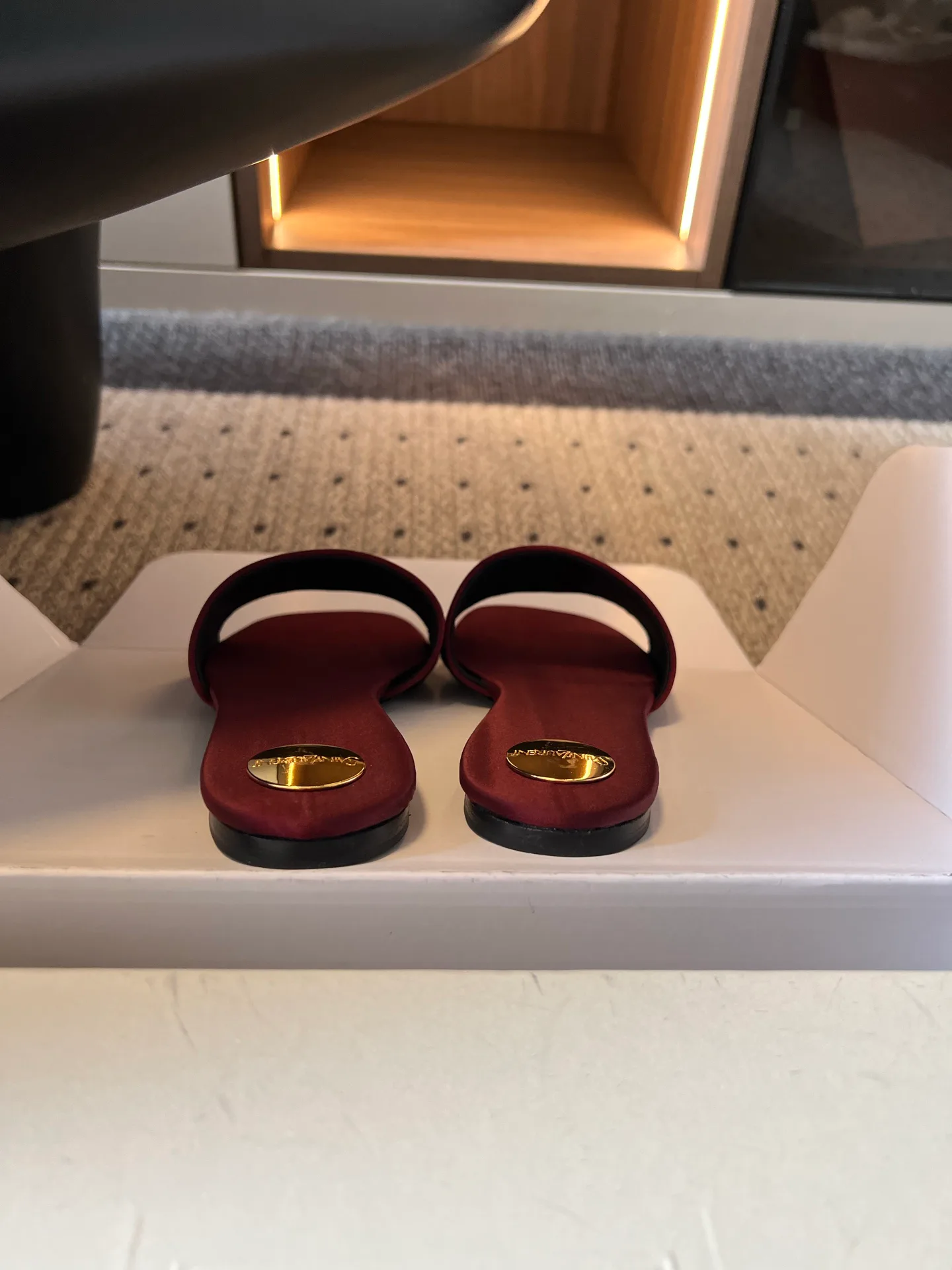 Шлепанцы Женские Saint Laurent 17632158