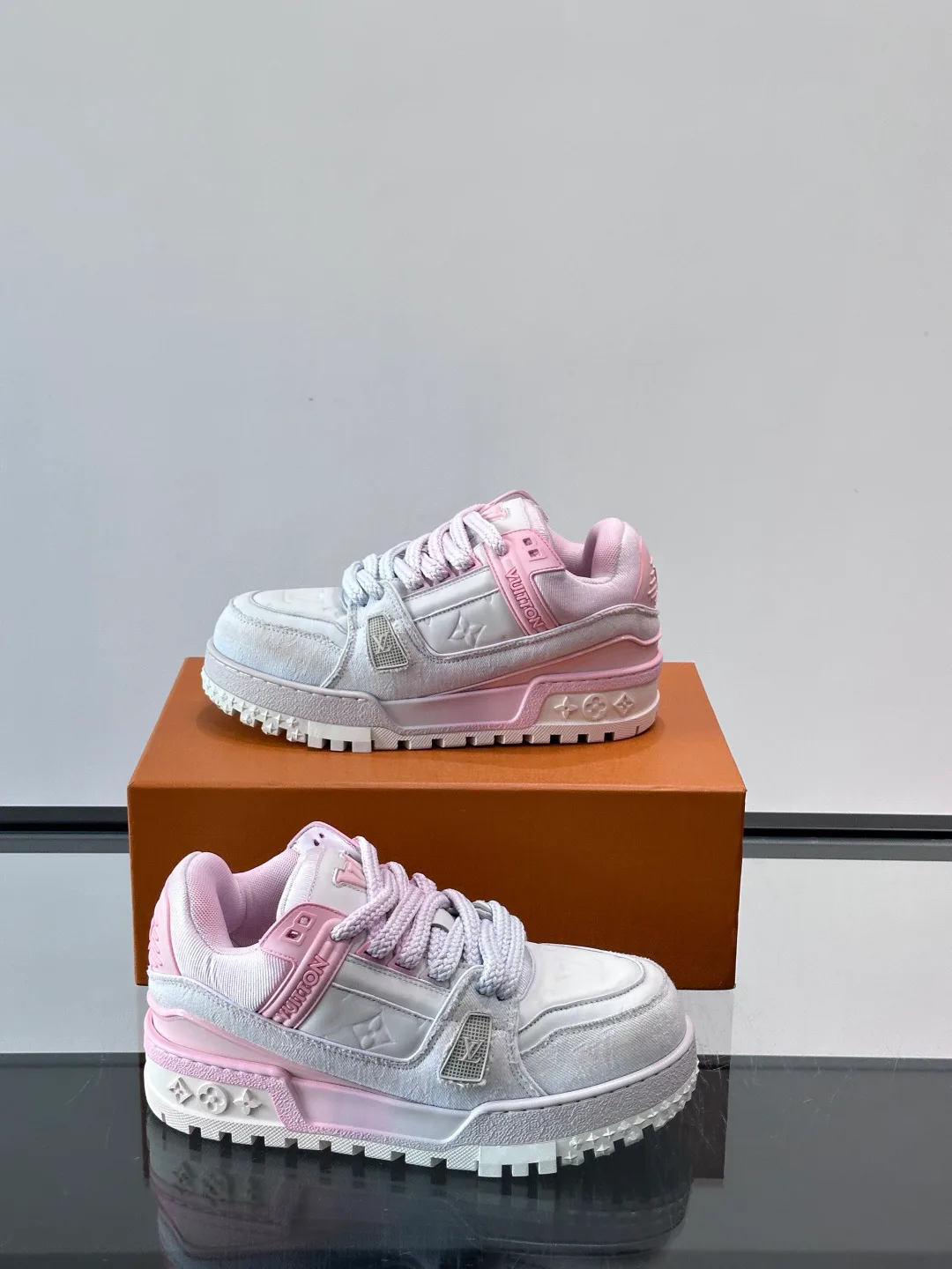 Кроссовки Женские Louis Vuitton 13580307