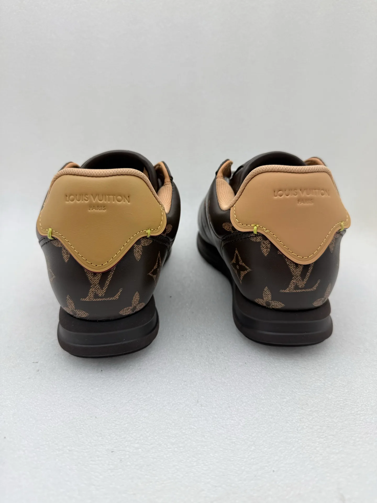 Кроссовки Женские Louis Vuitton 11437874