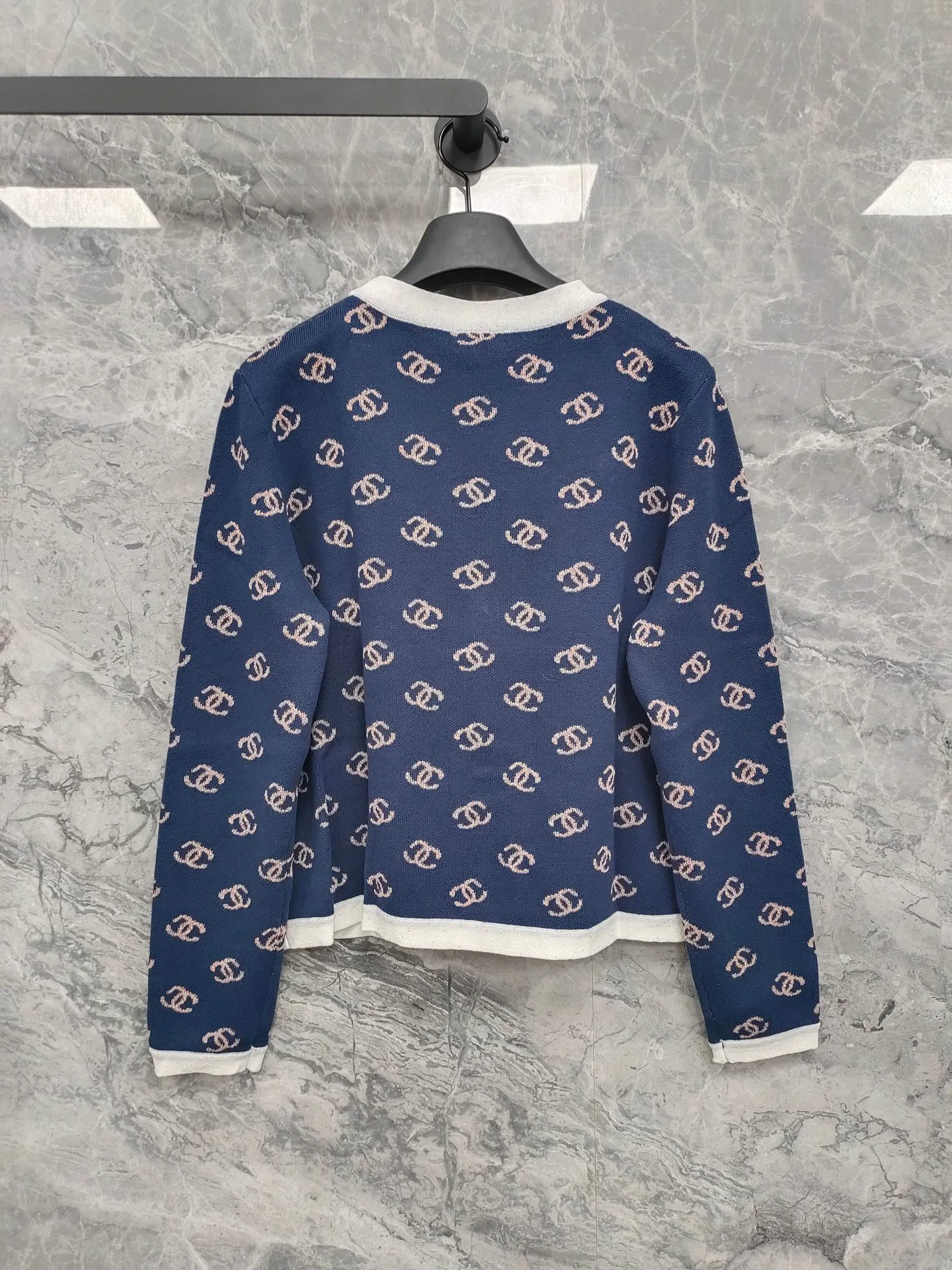 Джемперы И Свитеры Женские Chanel 17954419