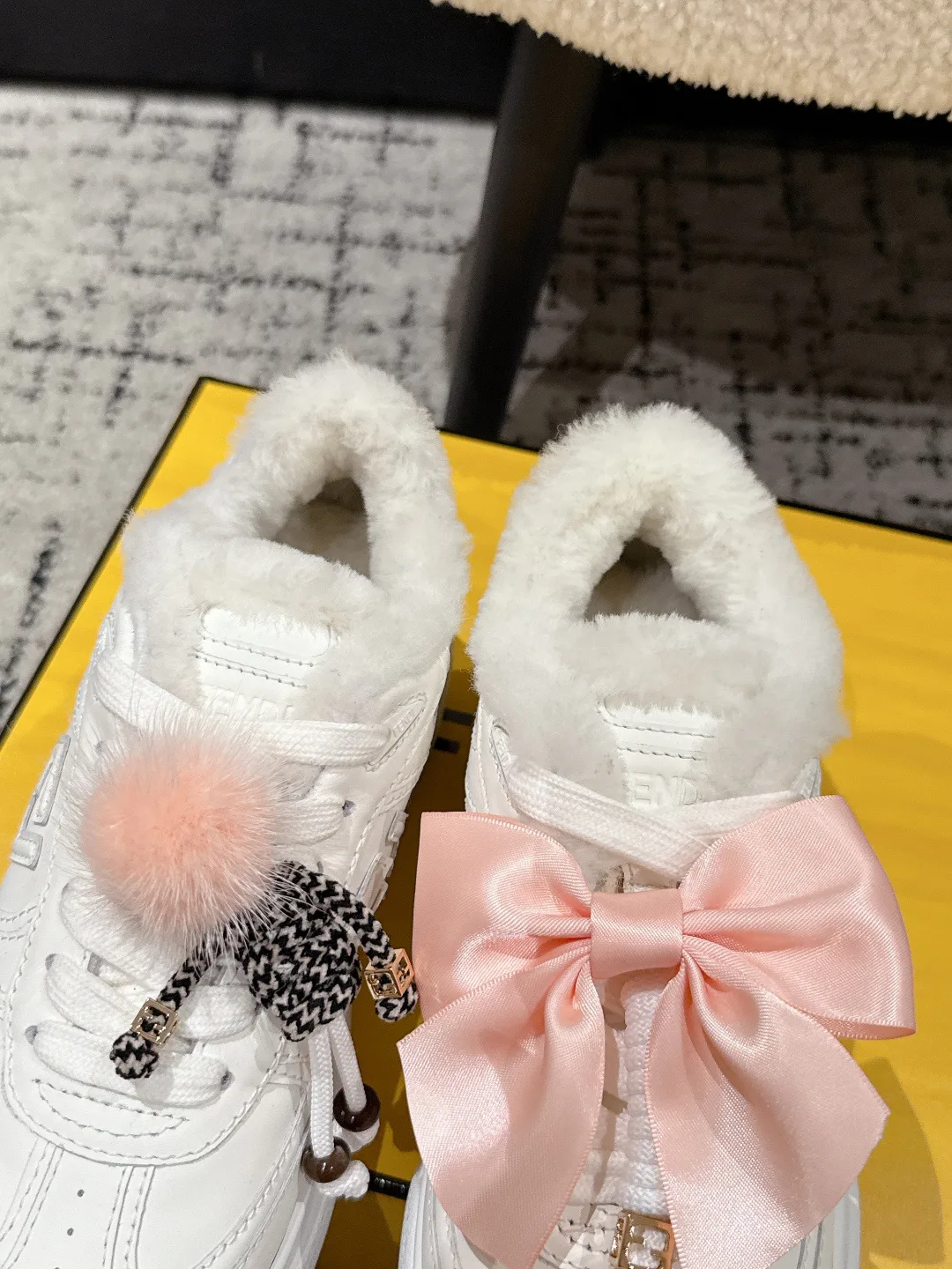 Кроссовки Женские Fendi 740296