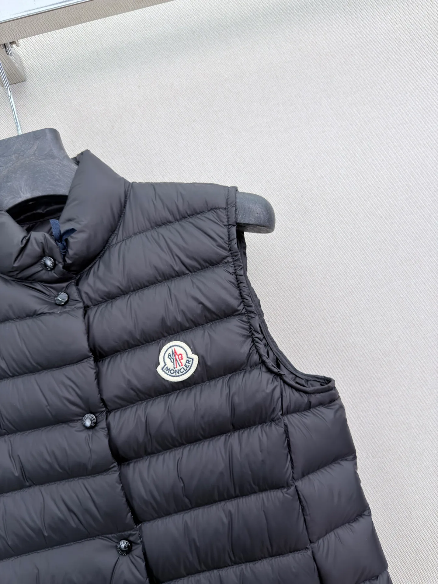 Жилеты Женские Moncler 18108524