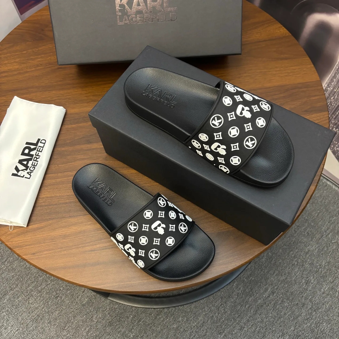 Шлепанцы Женские Karl Lagerfeld 11001532