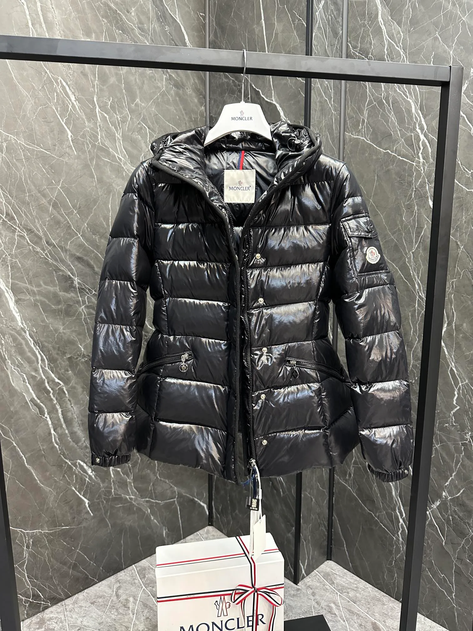 Куртки И Пуховики Женские Moncler 18722796