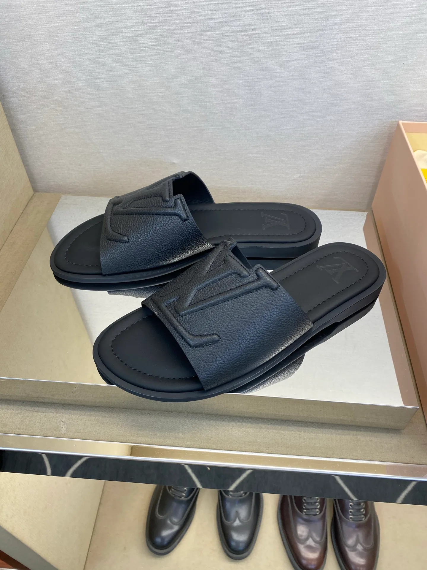 Шлепанцы Мужские Louis Vuitton 11956844