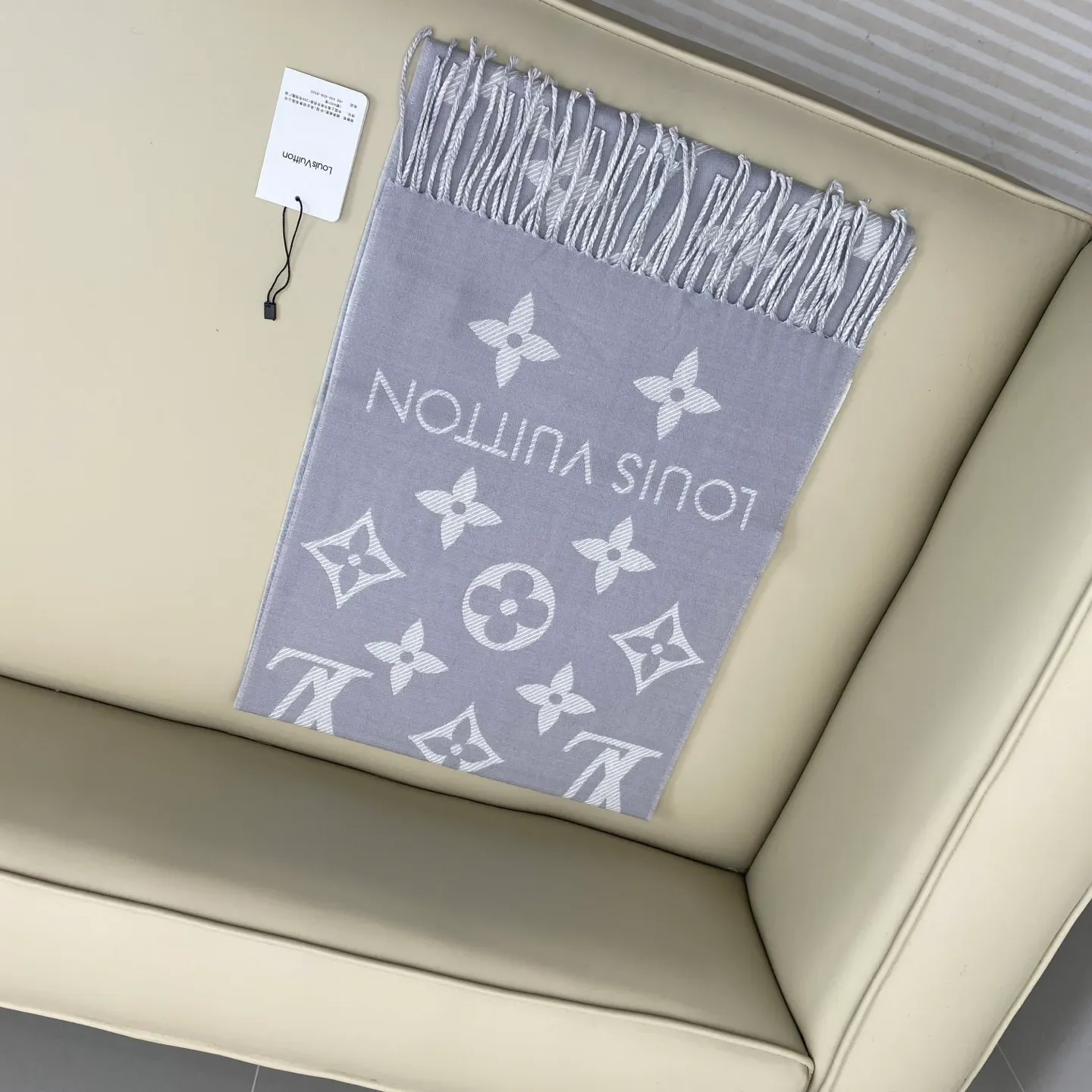 Шарфы Louis Vuitton 438499