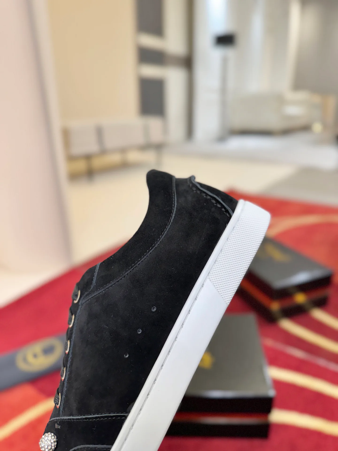 Кроссовки Женские Christian Louboutin 18835395