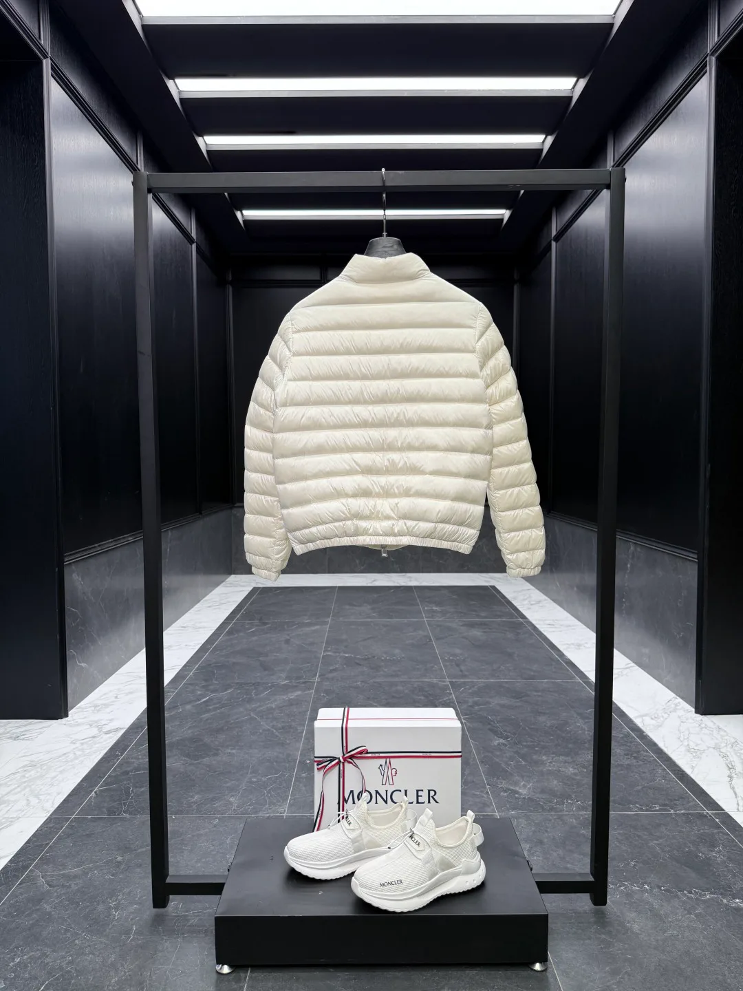 Куртки И Пуховики Женские Moncler 18741275