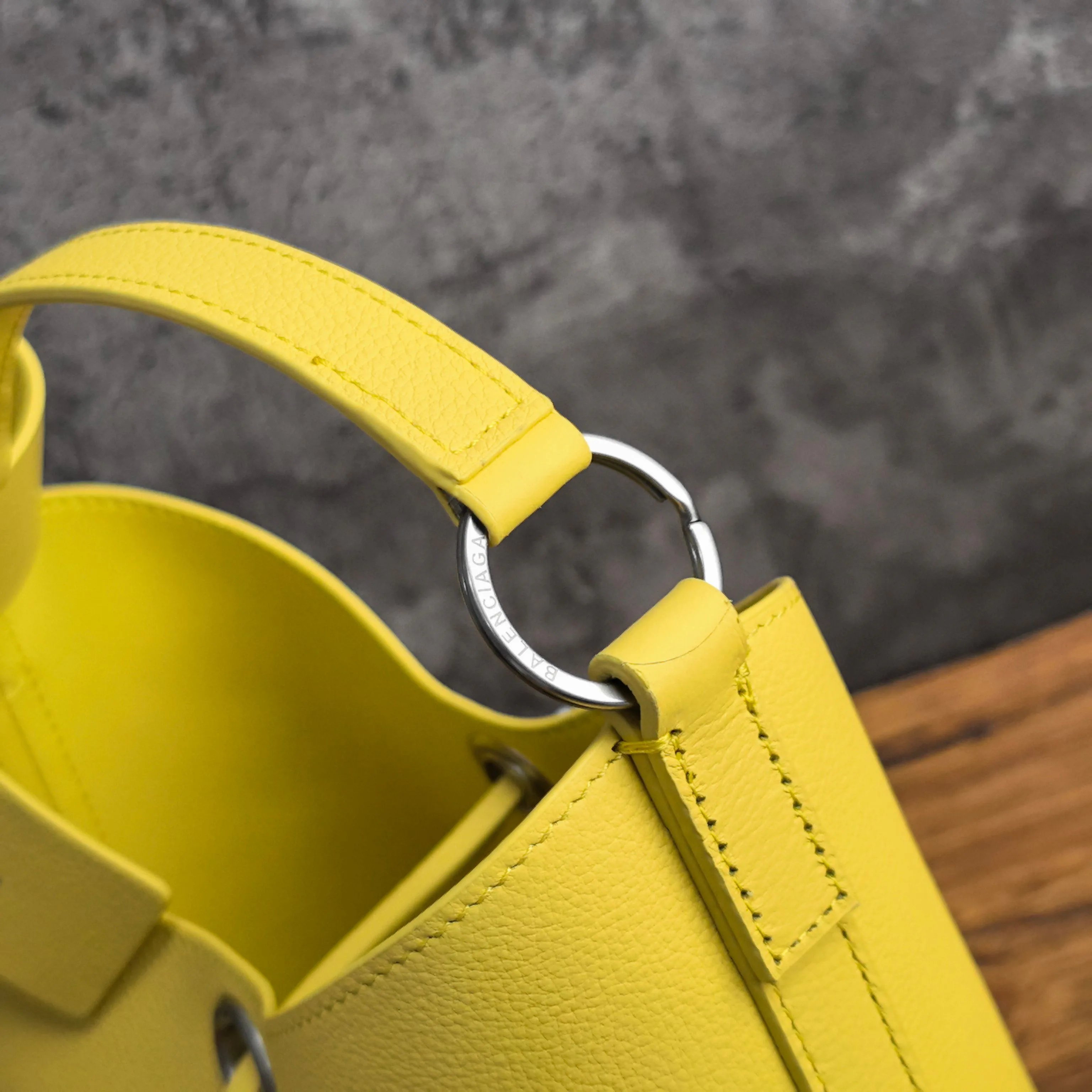 Классические Сумки Женские Balenciaga 12669069