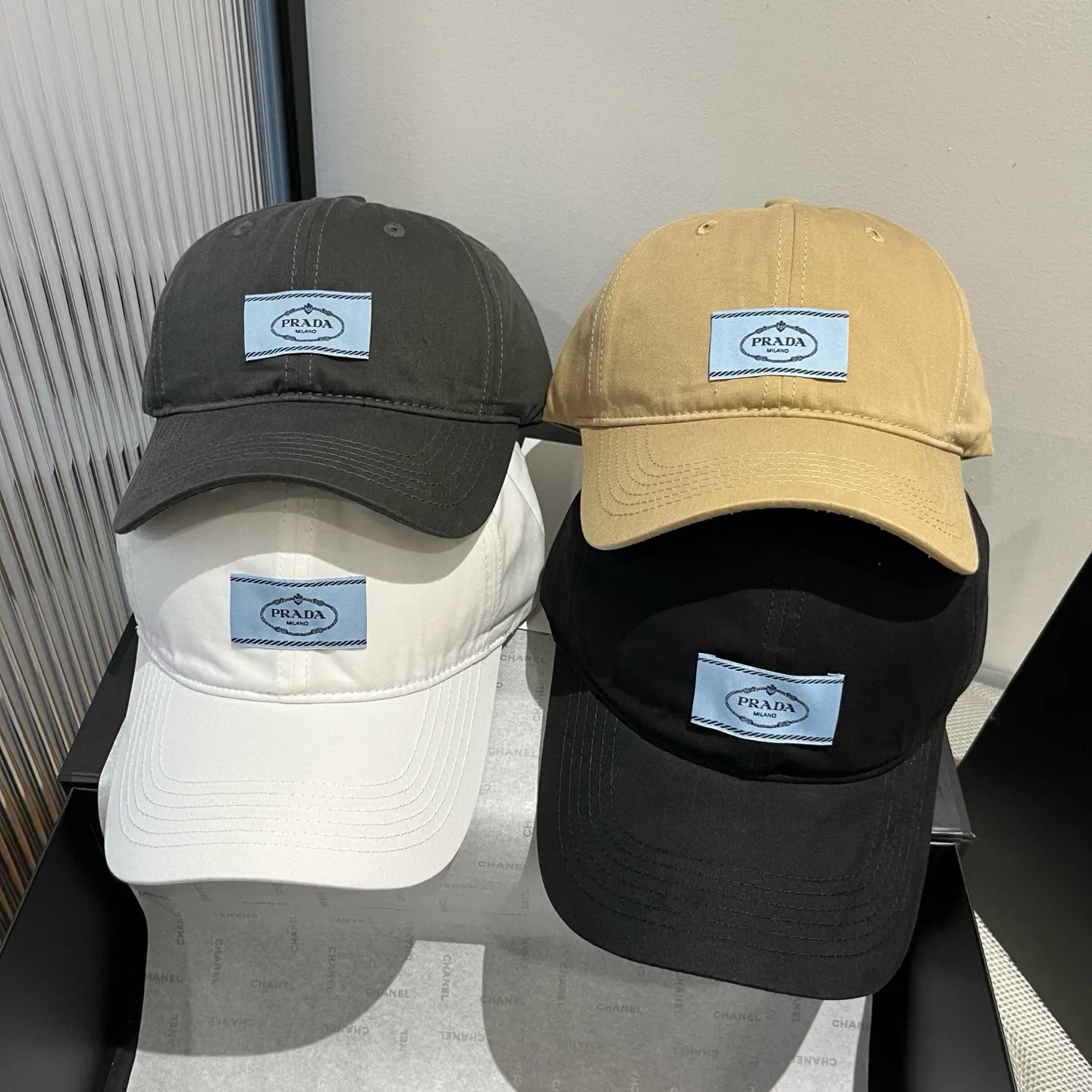 Головные Уборы Prada 13502