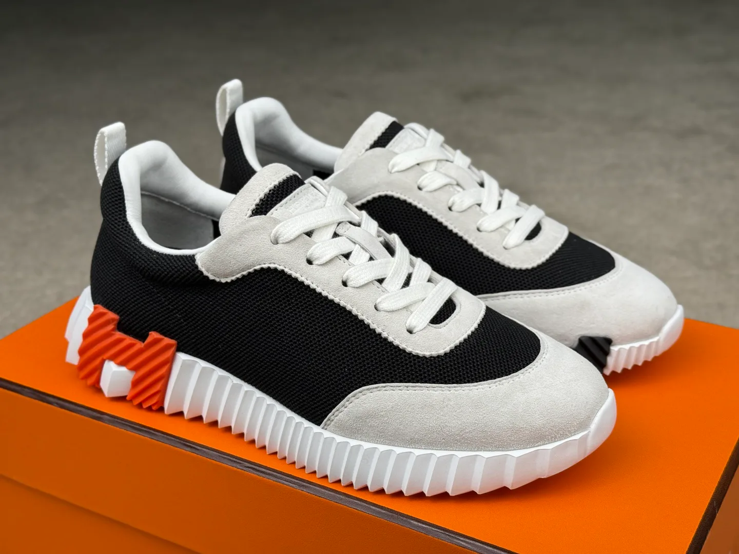 Кроссовки Женские Hermes 1893483