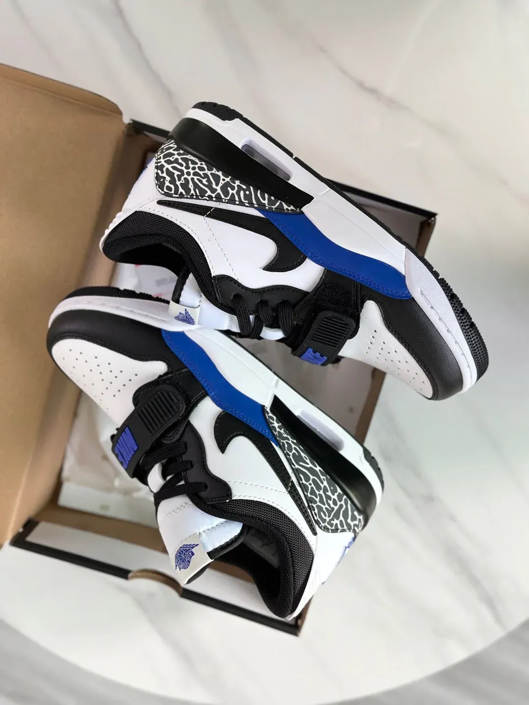 Кроссовки Женские Air Jordan 18780