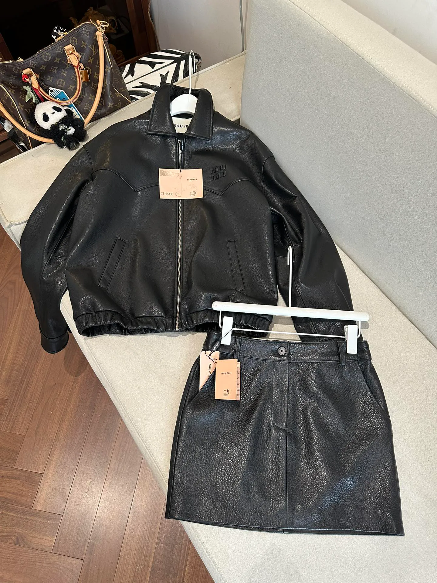 Кожаные Куртки И Дублёнки Женские Miu Miu 11625030