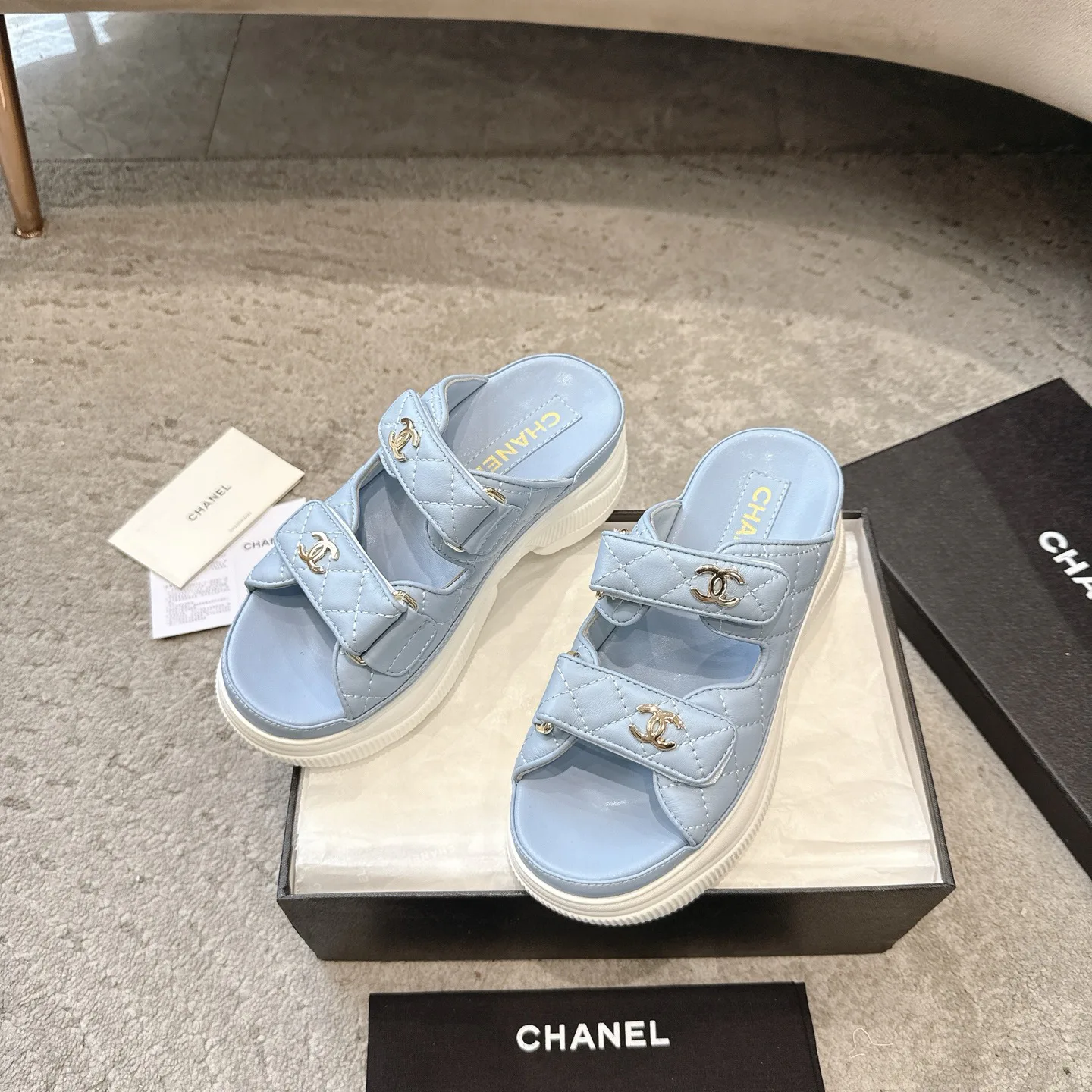 Босоножки Женские Chanel 17572310