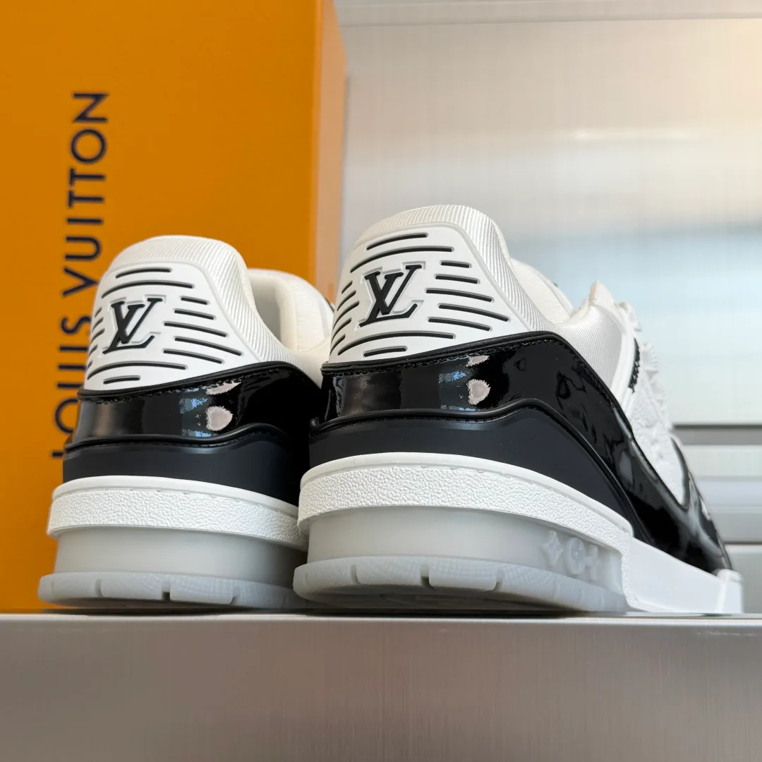 Кроссовки Мужские Louis Vuitton 10192686