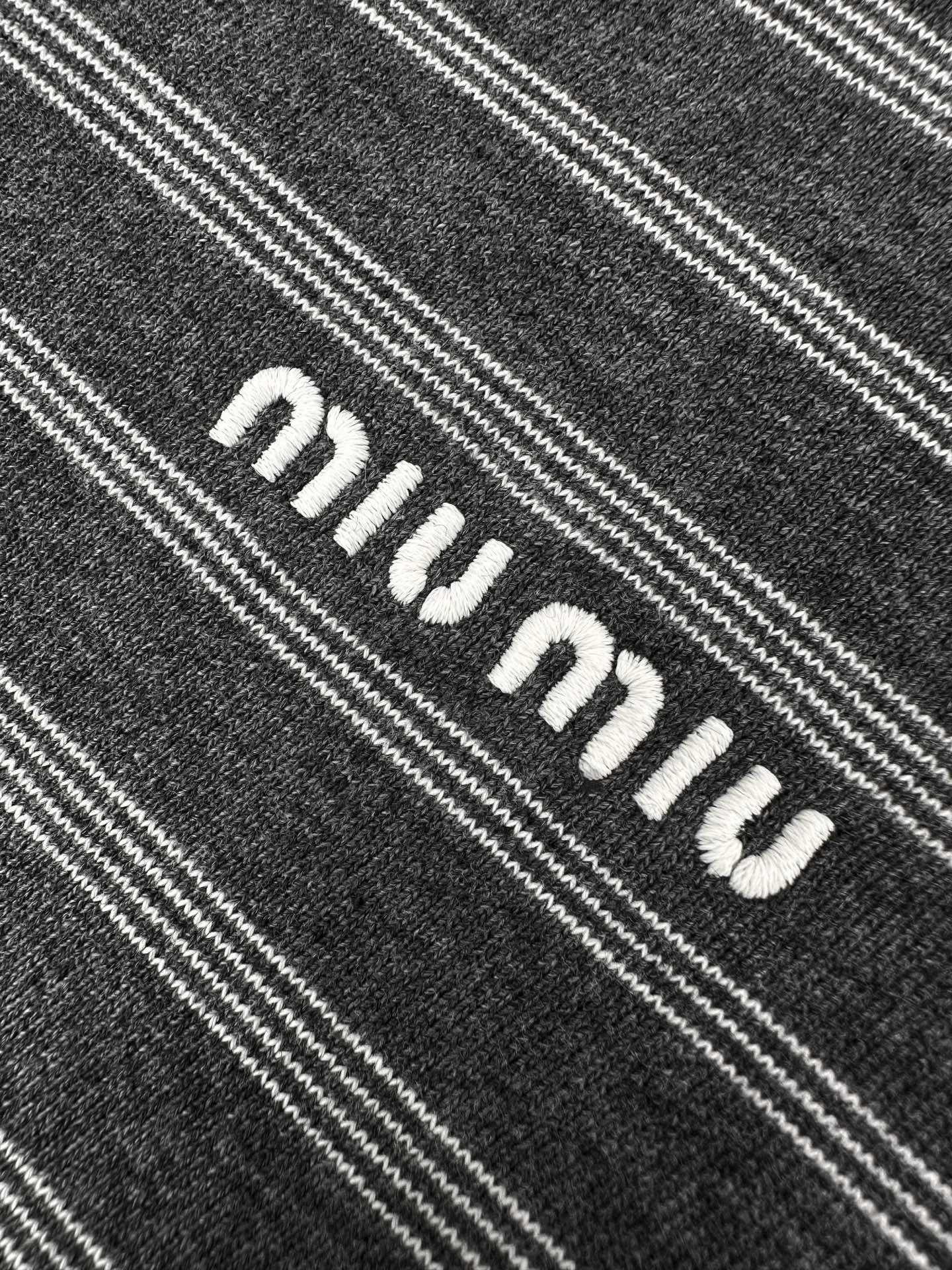 Куртки И Пуховики Женские Miu Miu 18387347